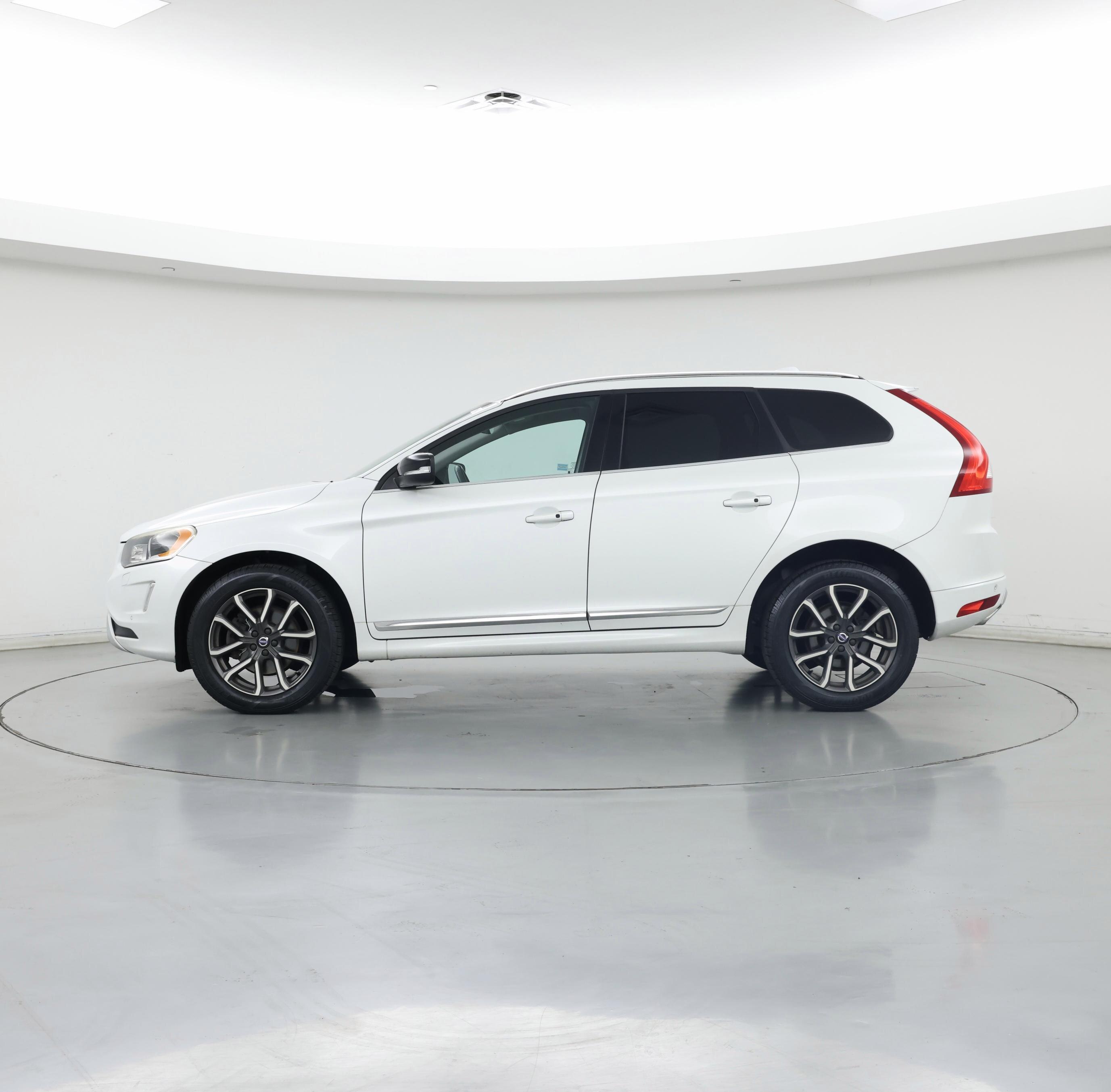 Thumbnail: 2017 Volvo XC60 - 3