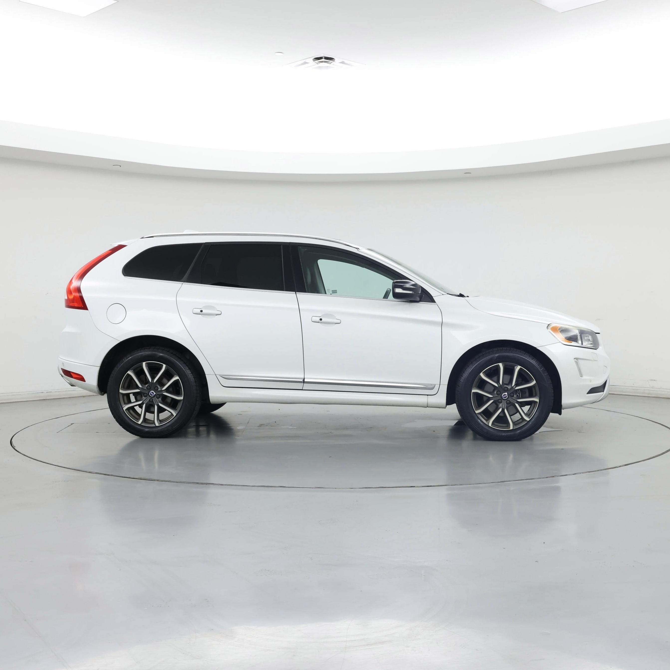 Thumbnail: 2017 Volvo XC60 - 7