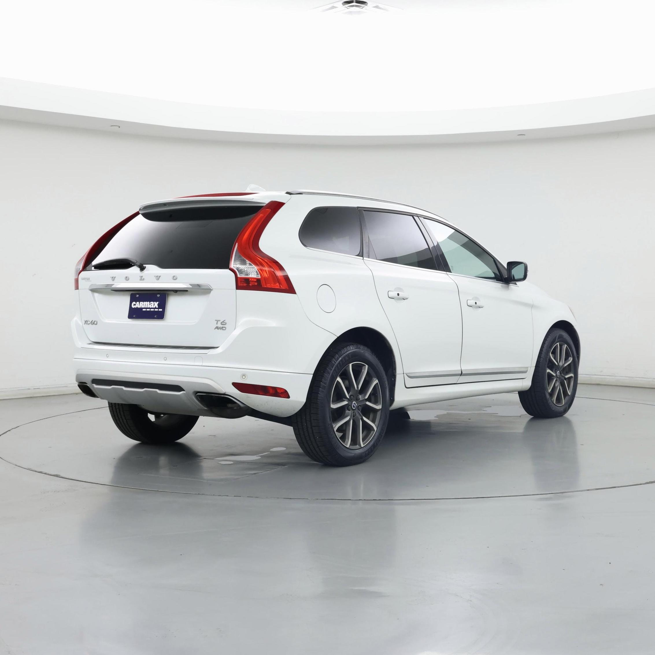 Thumbnail: 2017 Volvo XC60 - 8