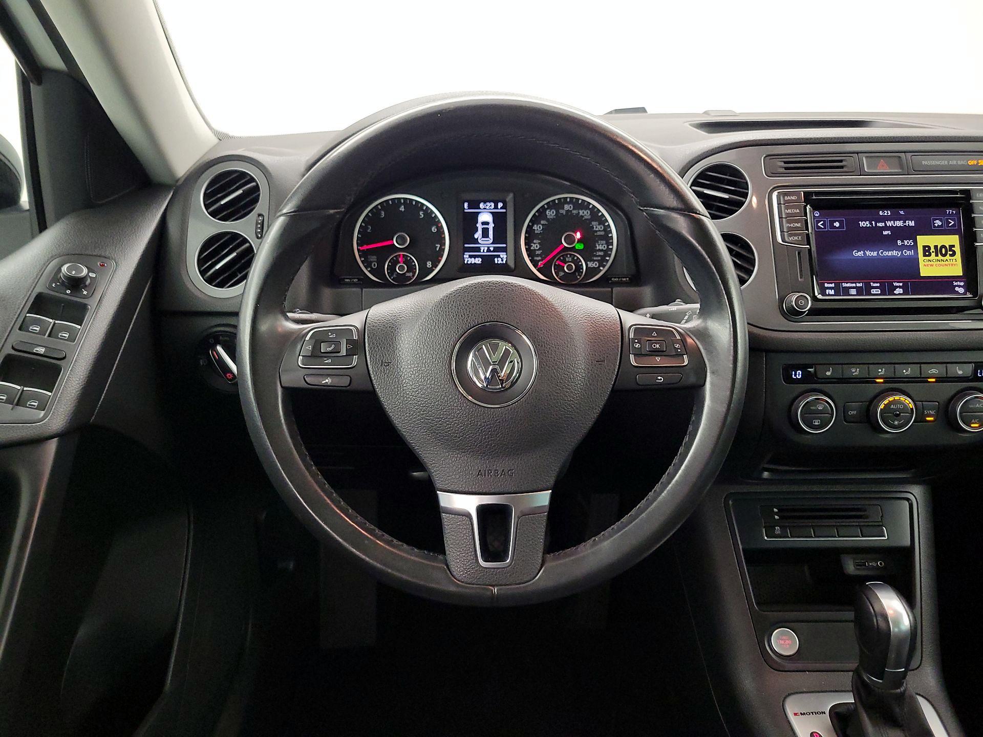 Thumbnail: 2017 Volkswagen Tiguan - 10