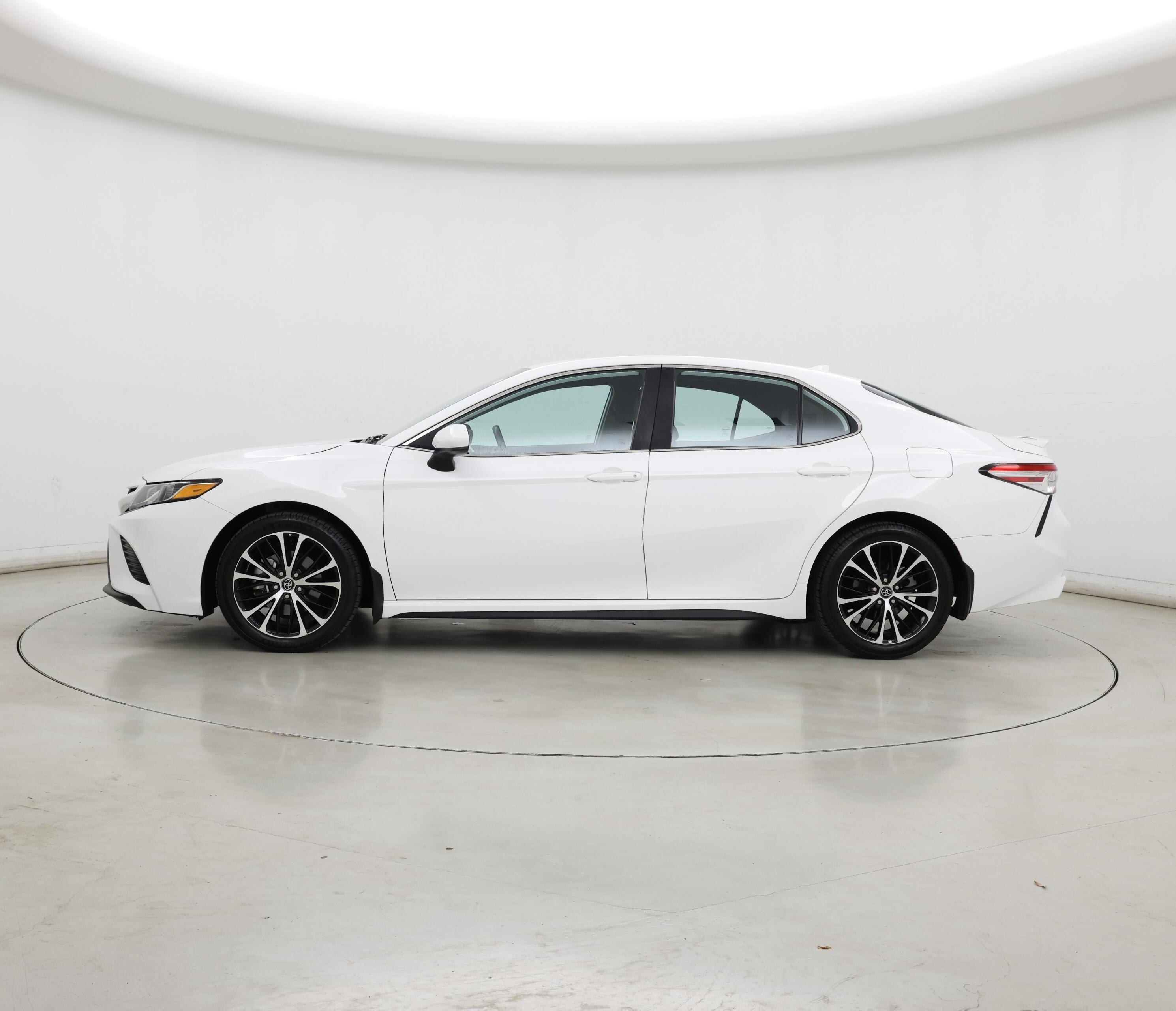 Thumbnail: 2020 Toyota Camry - 3