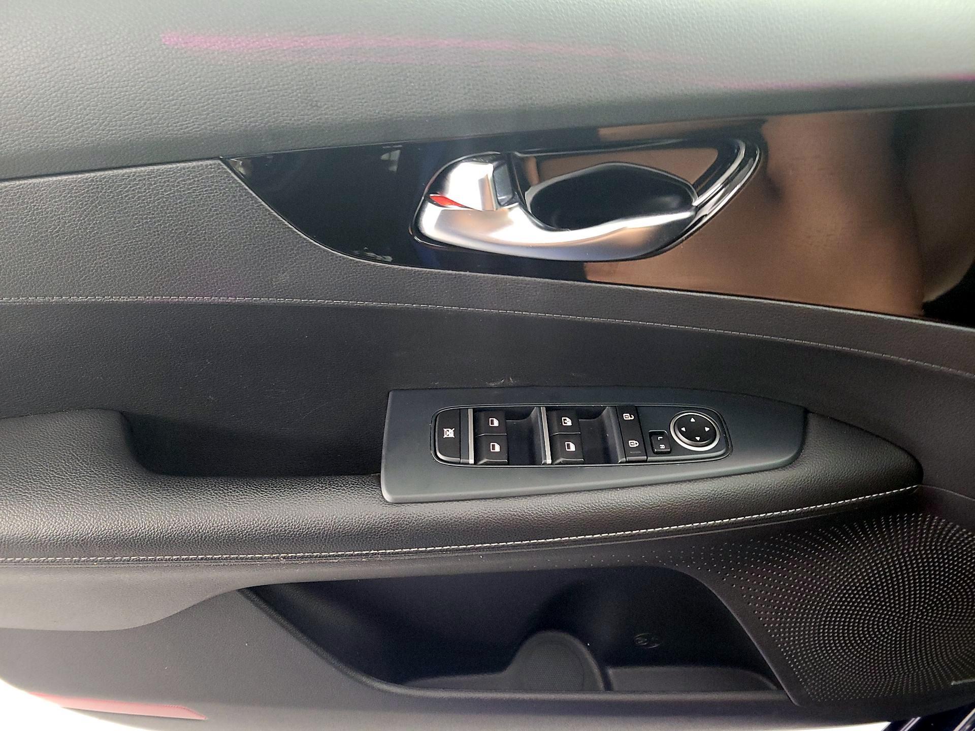 Thumbnail: 2021 Kia Forte - 12