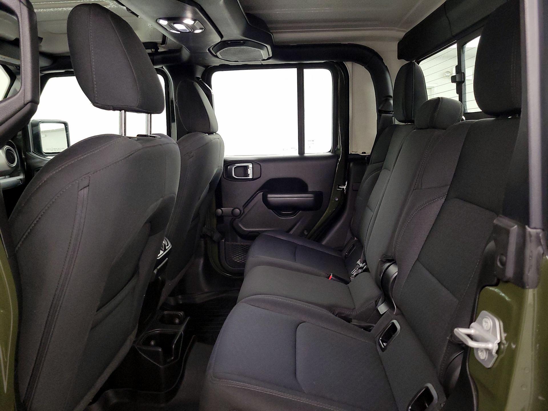 Thumbnail: 2021 Jeep Gladiator - 18