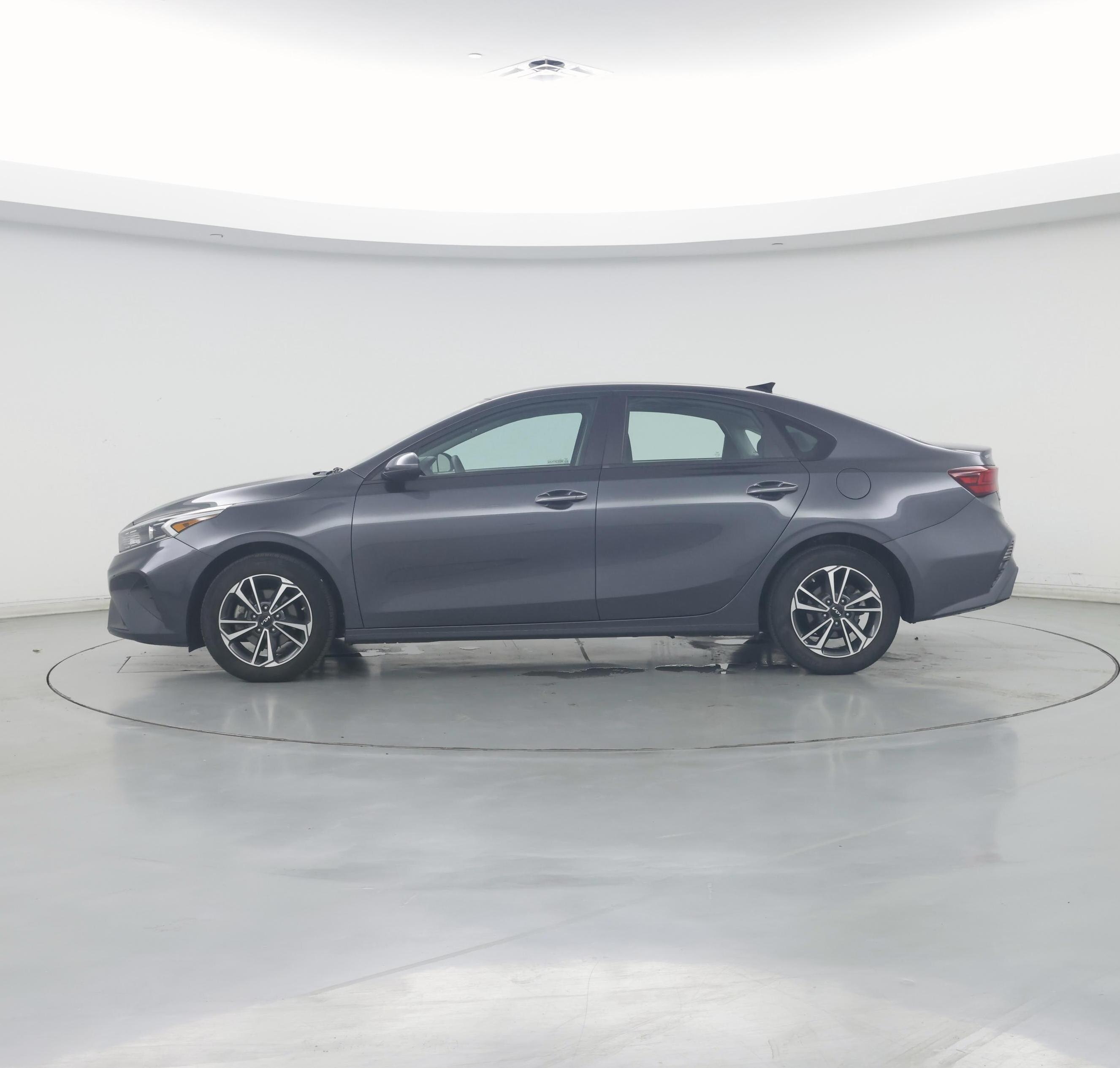 Thumbnail: 2023 Kia Forte - 3
