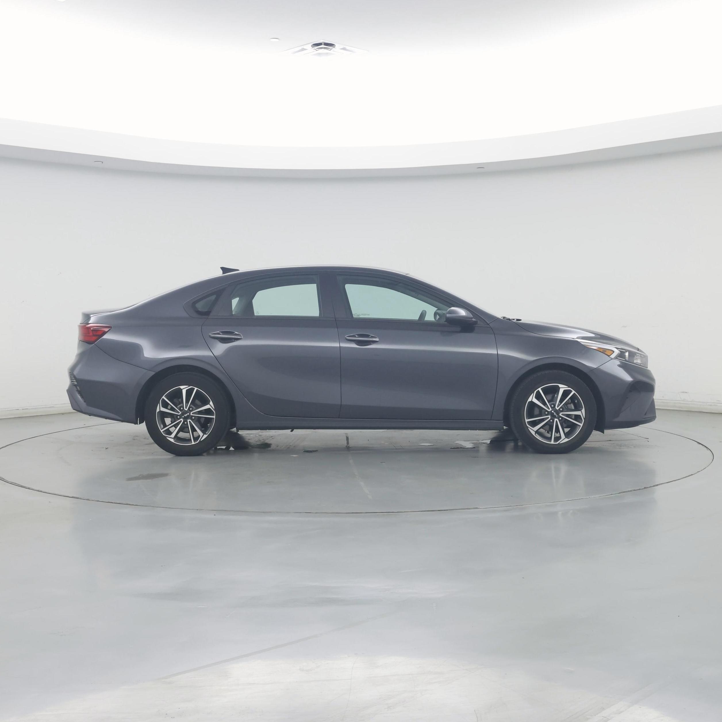 Thumbnail: 2023 Kia Forte - 7