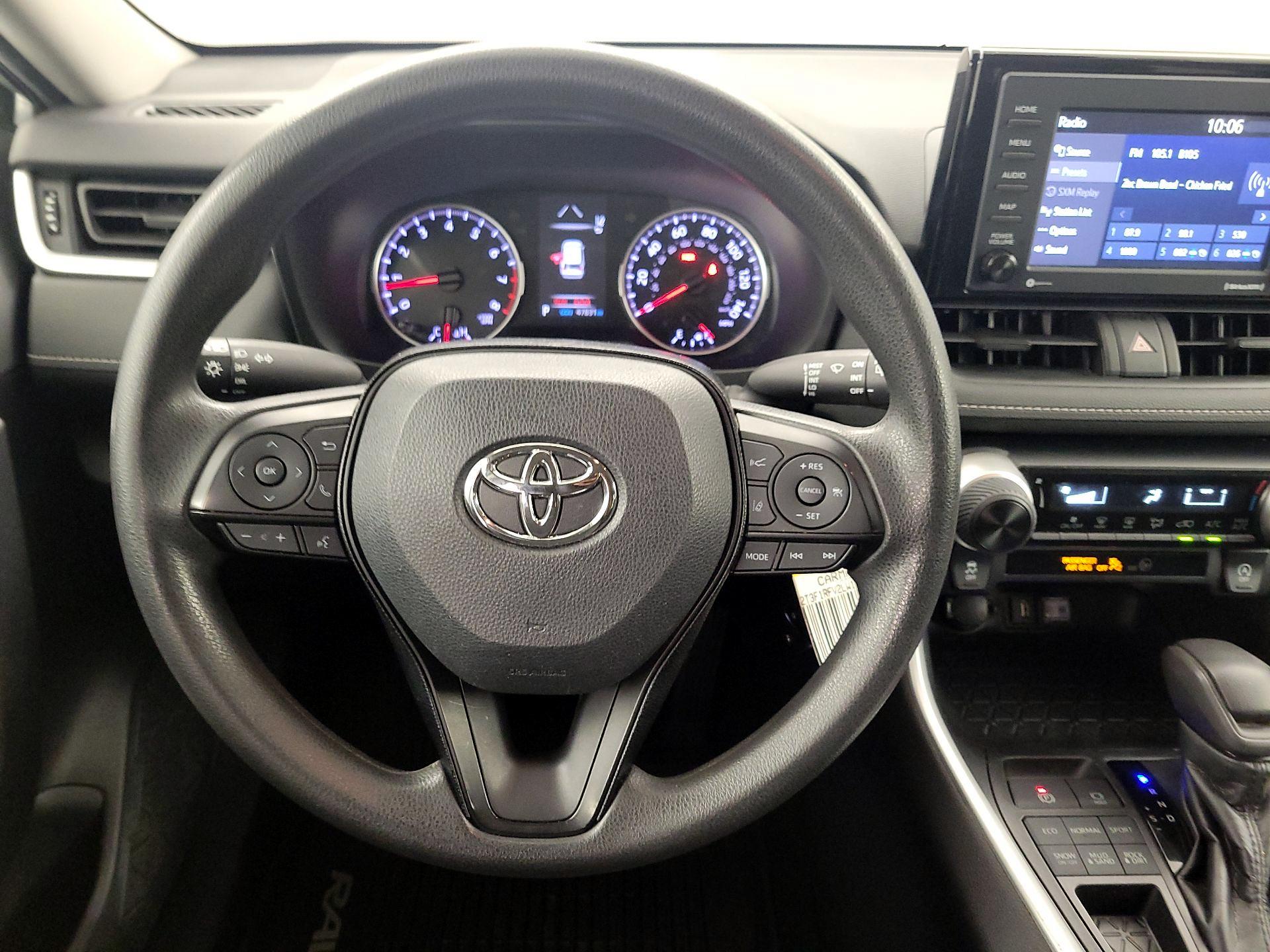 Thumbnail: 2020 Toyota RAV4 - 10