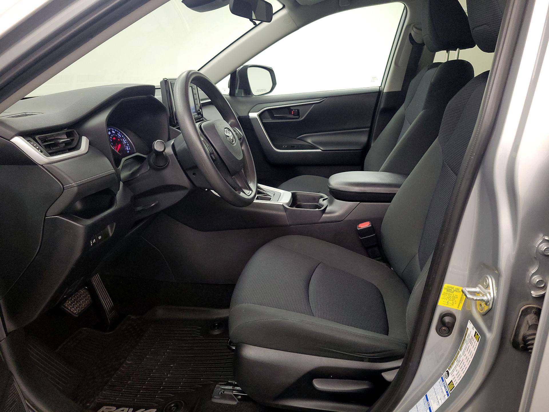 Thumbnail: 2020 Toyota RAV4 - 11