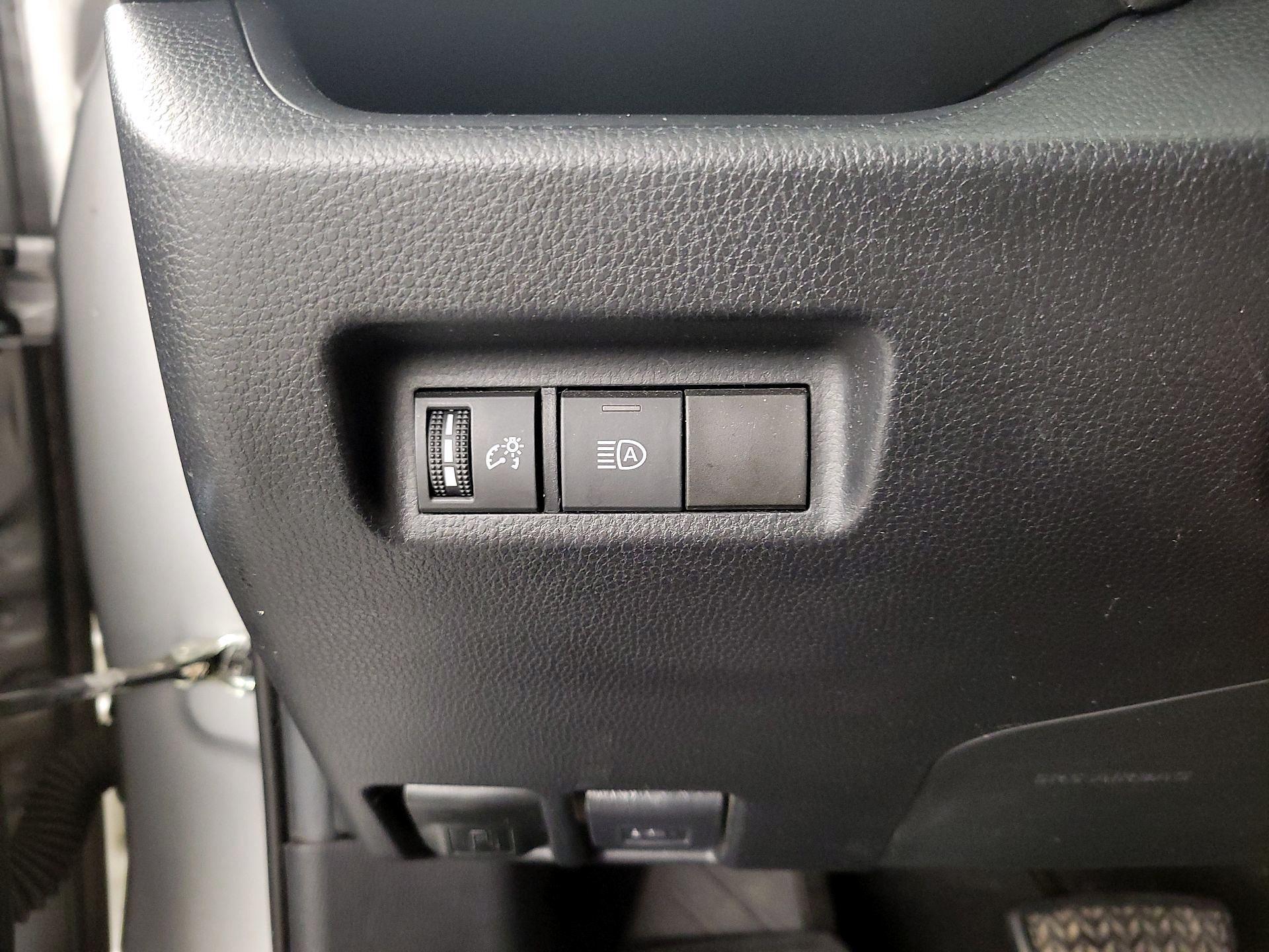 Thumbnail: 2020 Toyota RAV4 - 13
