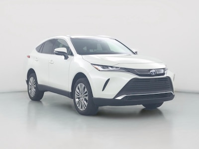 White 2022 Toyota Venza Hybrid XLE