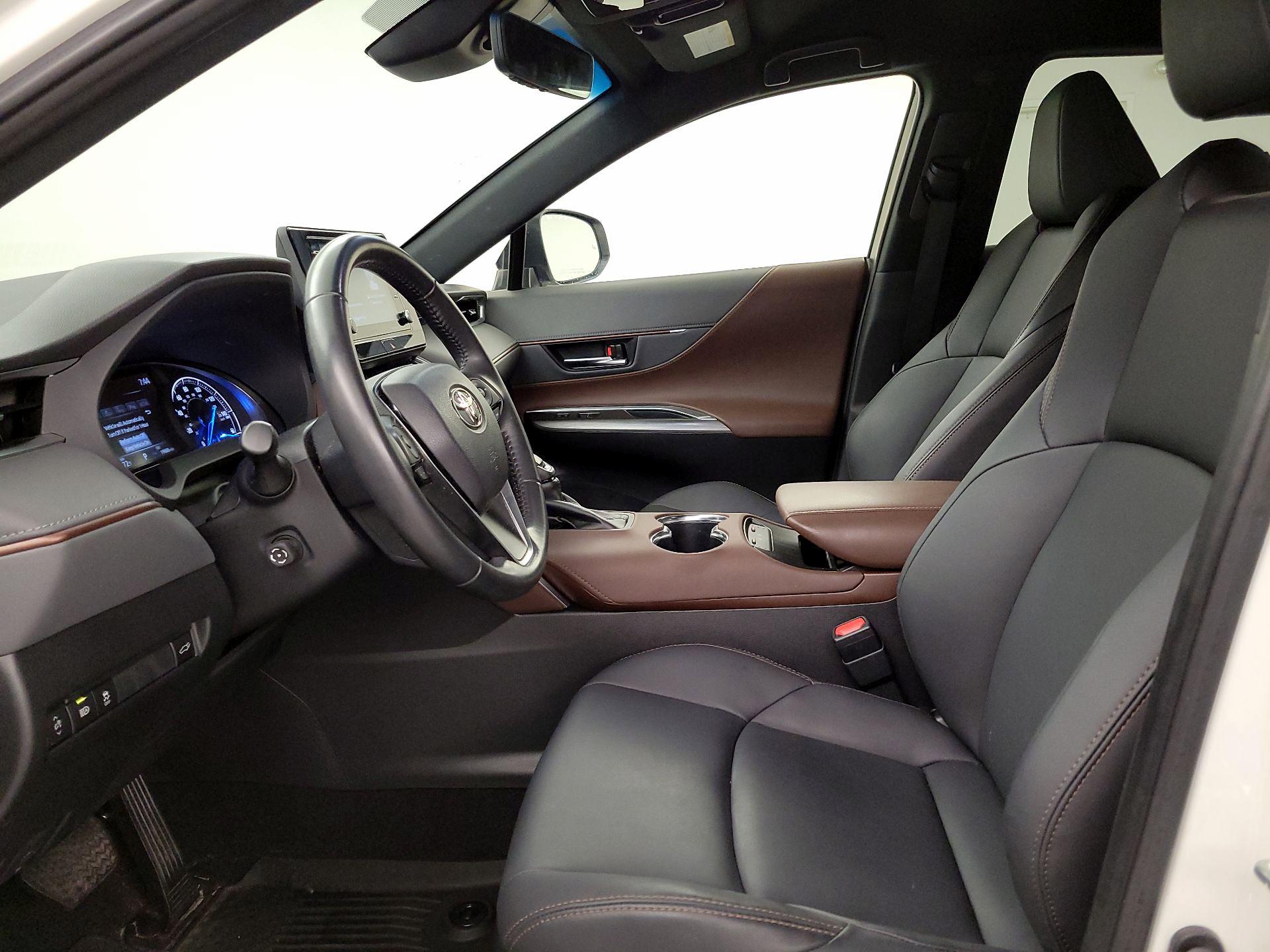 Thumbnail: 2022 Toyota Venza - 11