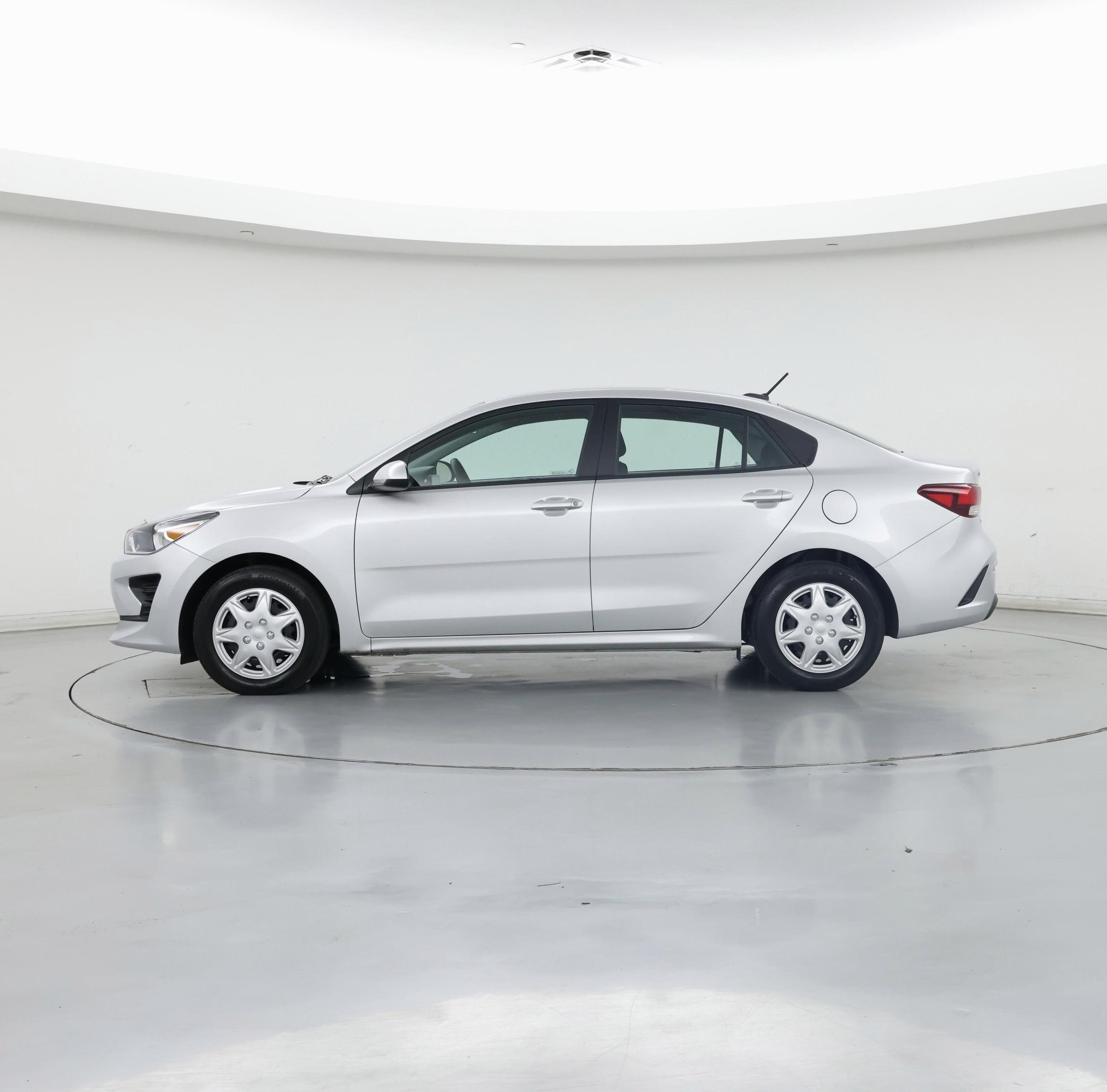 Thumbnail: 2023 Kia Rio - 3