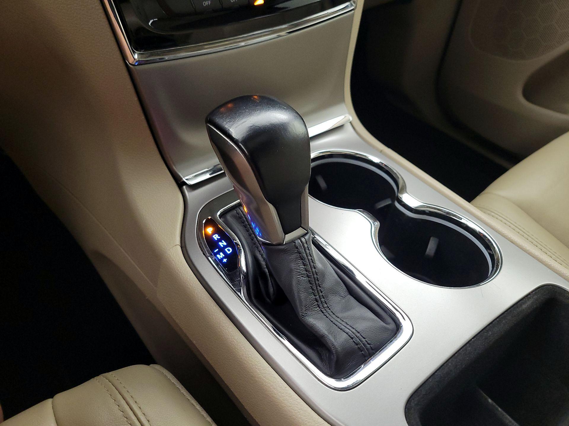 Thumbnail: 2020 Jeep Grand Cherokee - 18