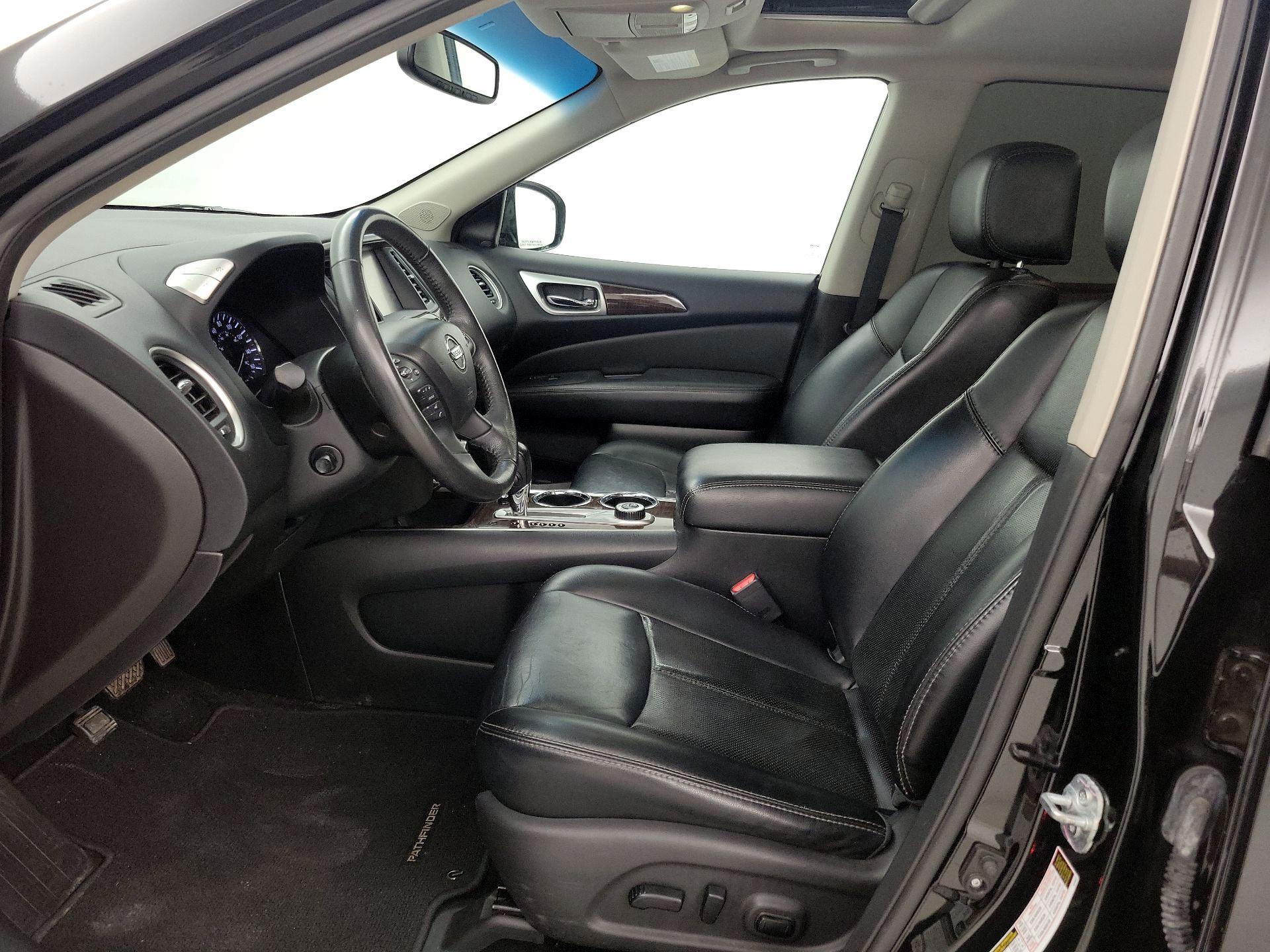 Thumbnail: 2015 Nissan Pathfinder - 11