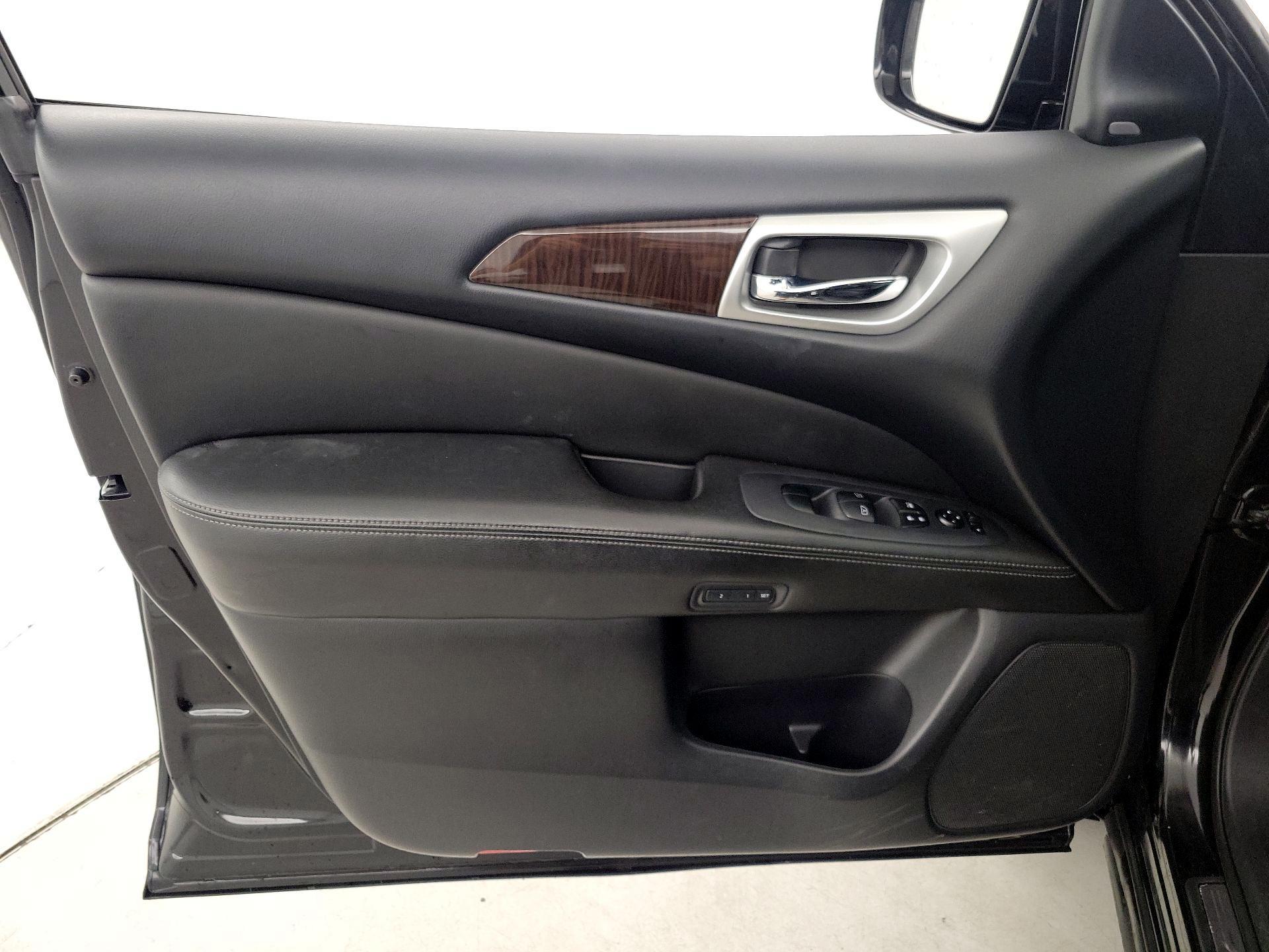 Thumbnail: 2015 Nissan Pathfinder - 12