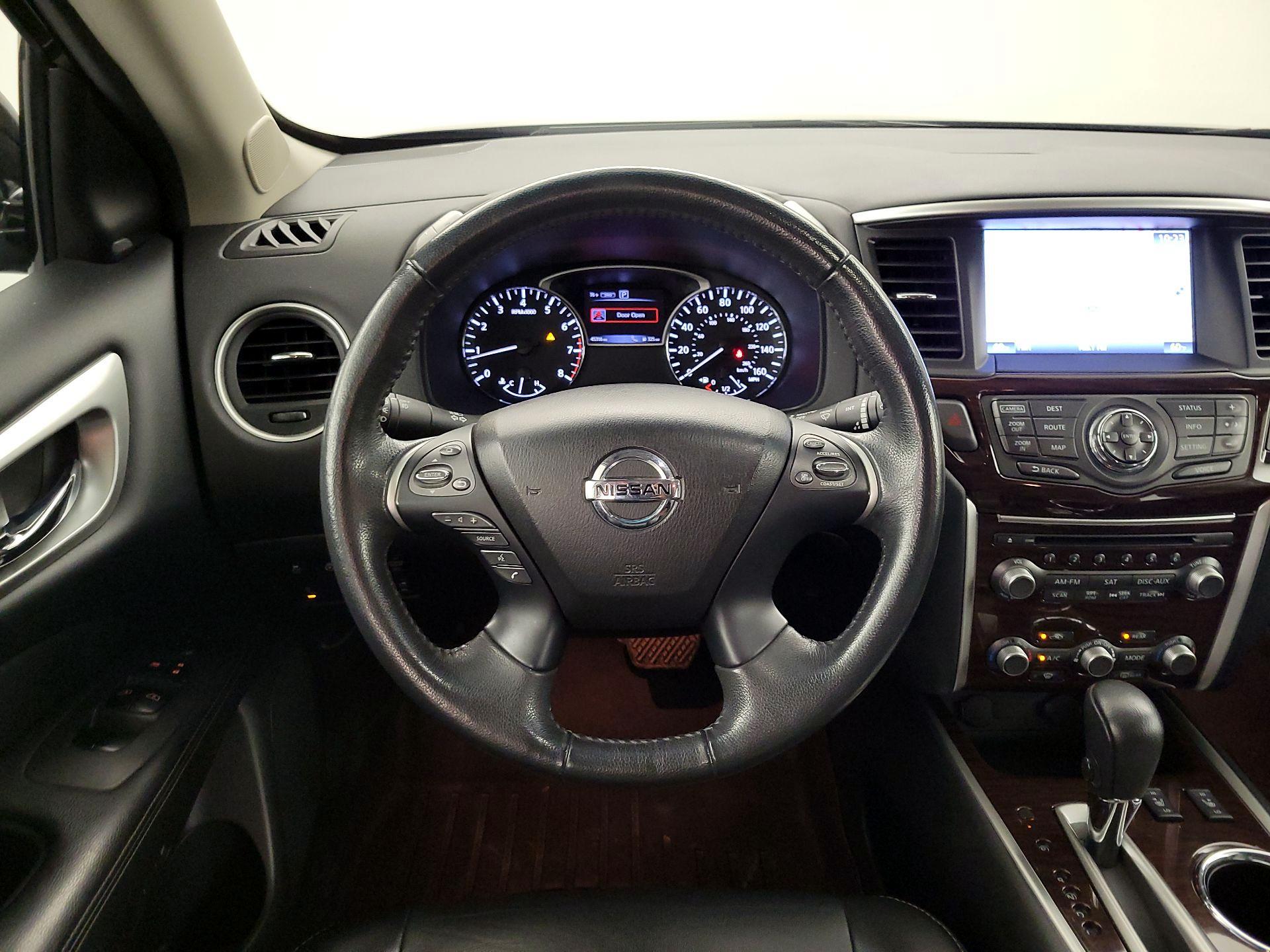 Thumbnail: 2016 Nissan Pathfinder - 10