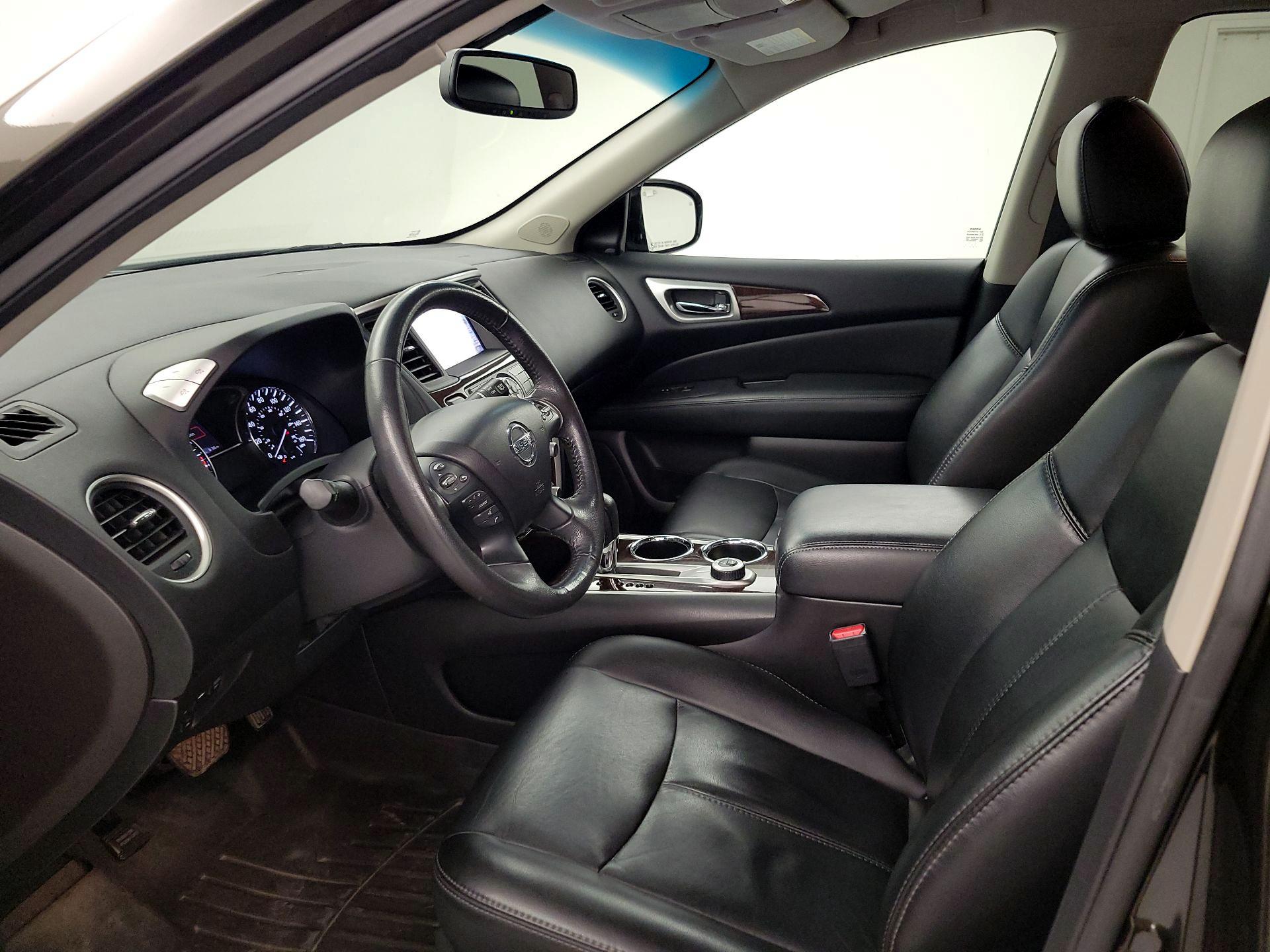 Thumbnail: 2016 Nissan Pathfinder - 11