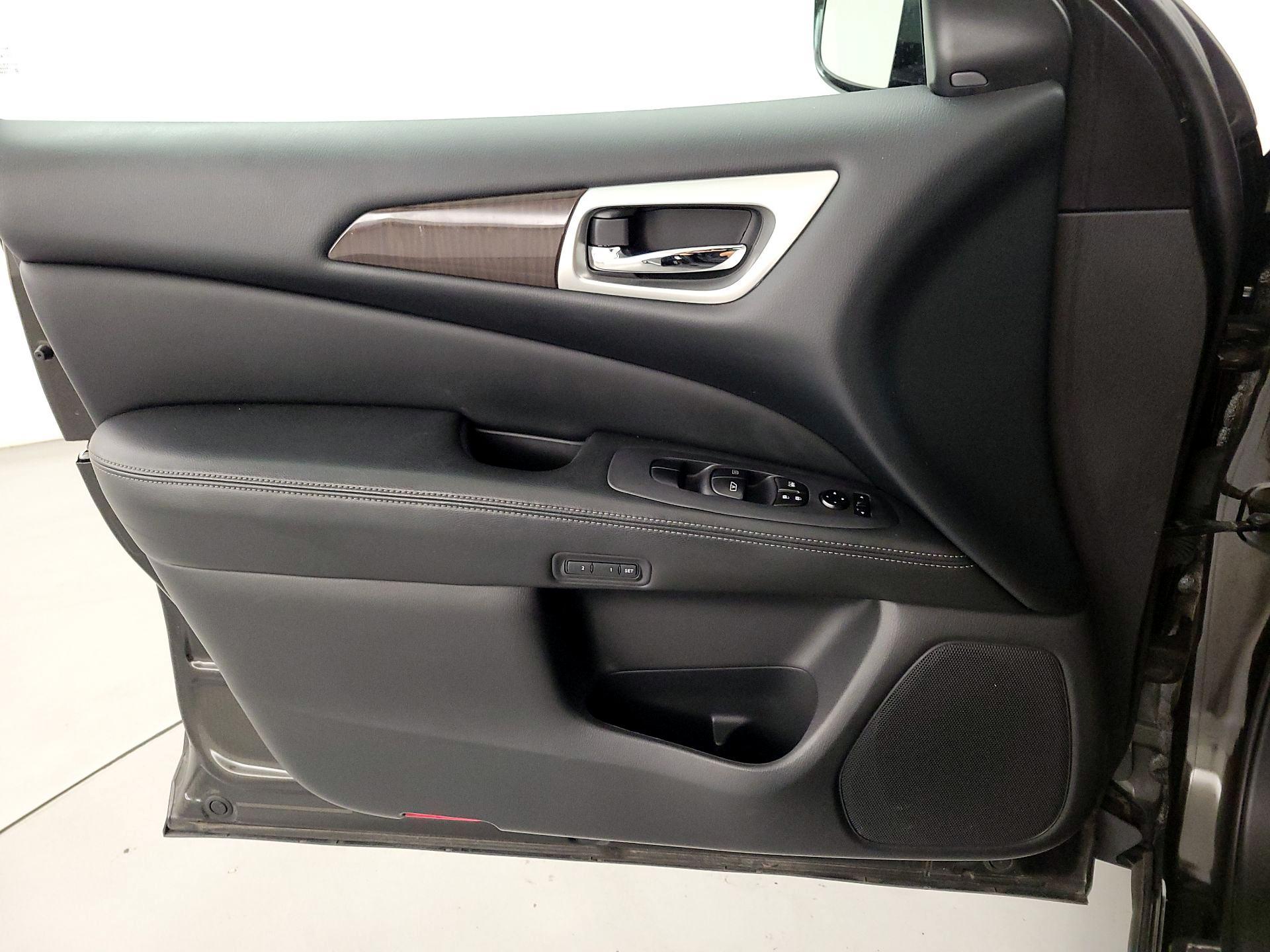 Thumbnail: 2016 Nissan Pathfinder - 12