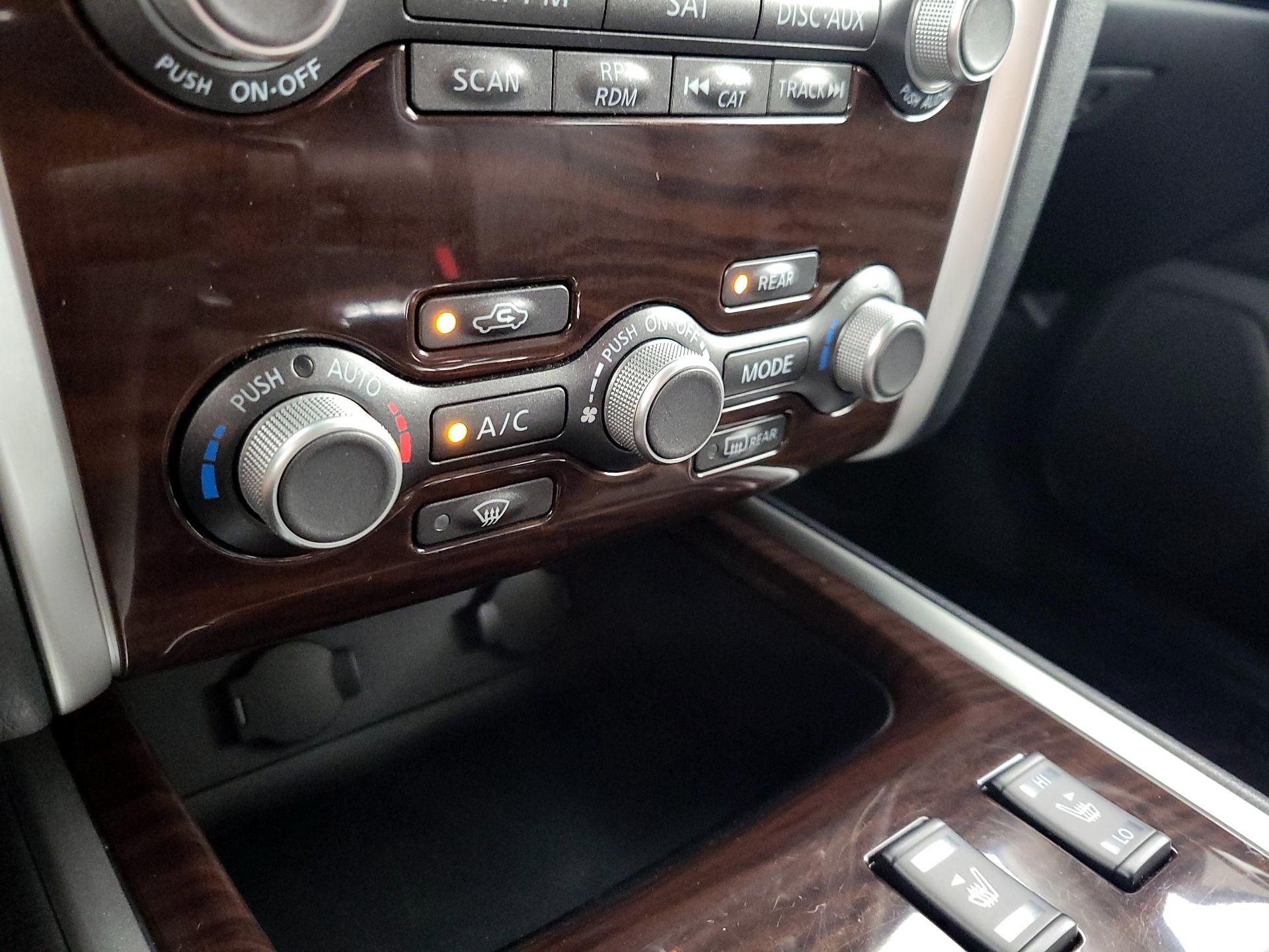 Thumbnail: 2016 Nissan Pathfinder - 17