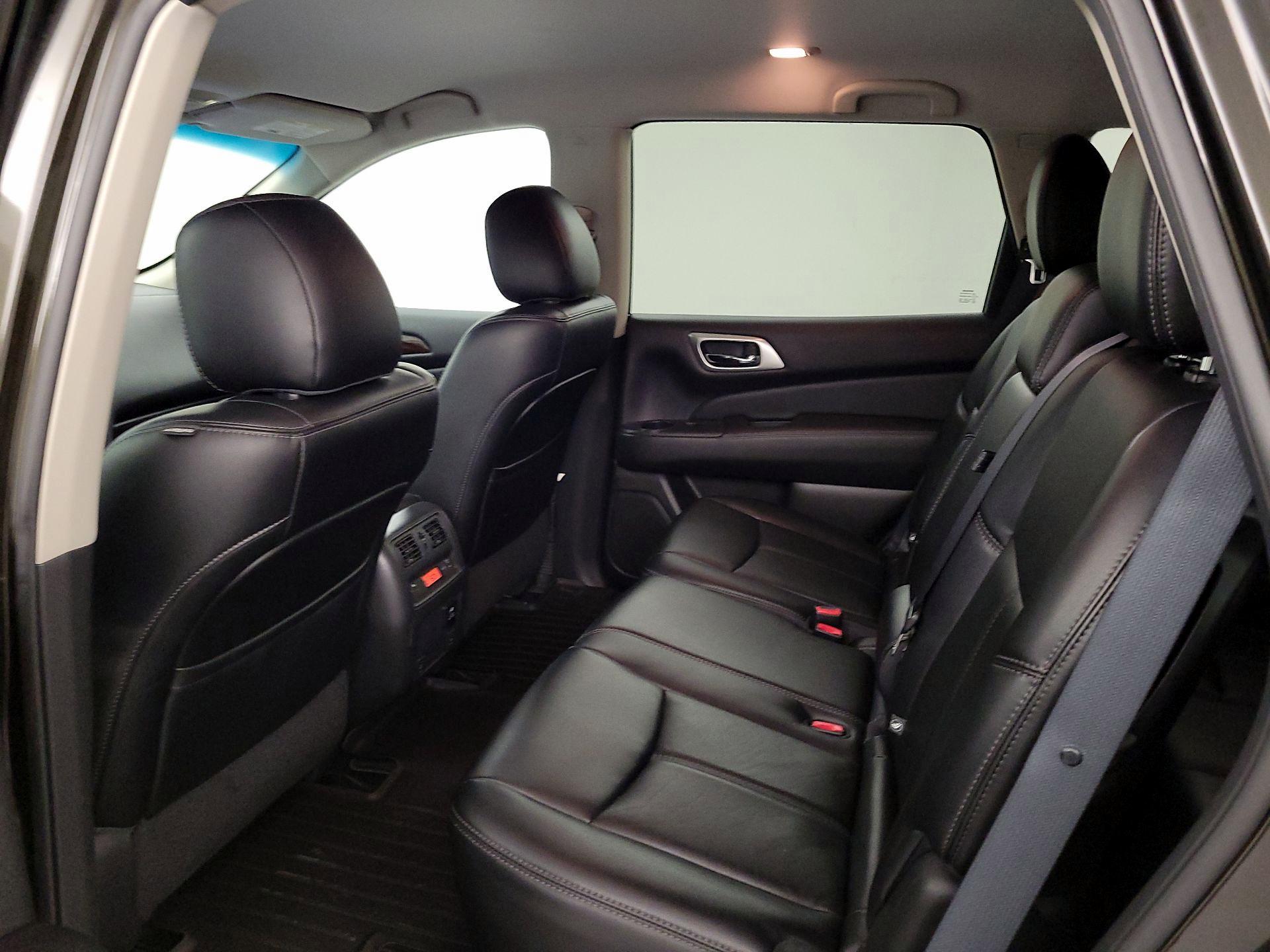 Thumbnail: 2016 Nissan Pathfinder - 19