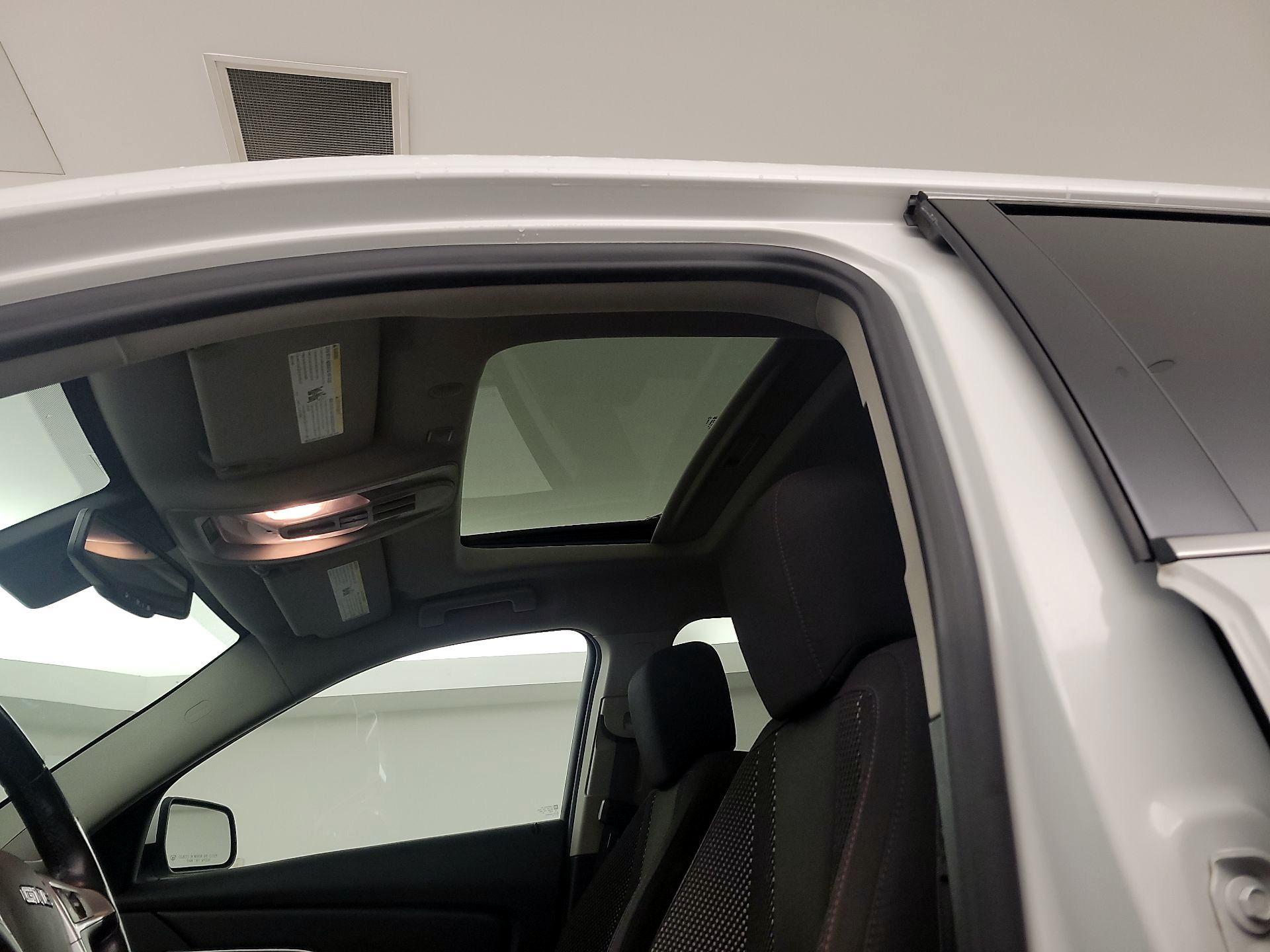 Thumbnail: 2017 GMC Terrain - 19