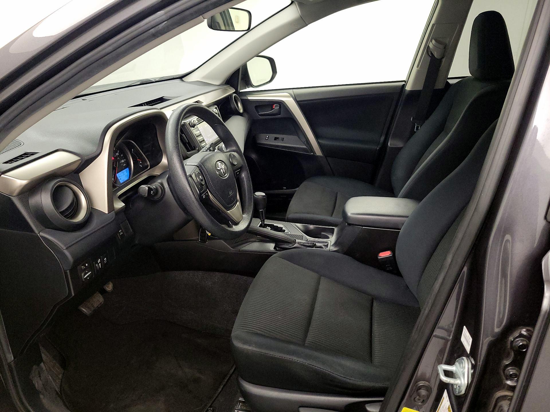 Thumbnail: 2015 Toyota RAV4 - 11