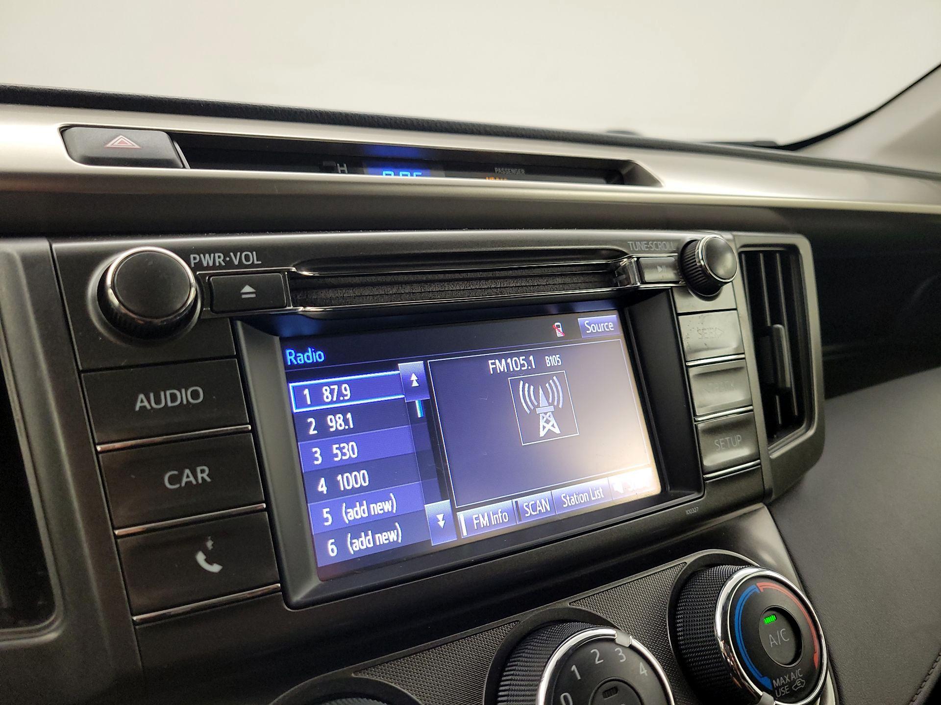 Thumbnail: 2015 Toyota RAV4 - 15