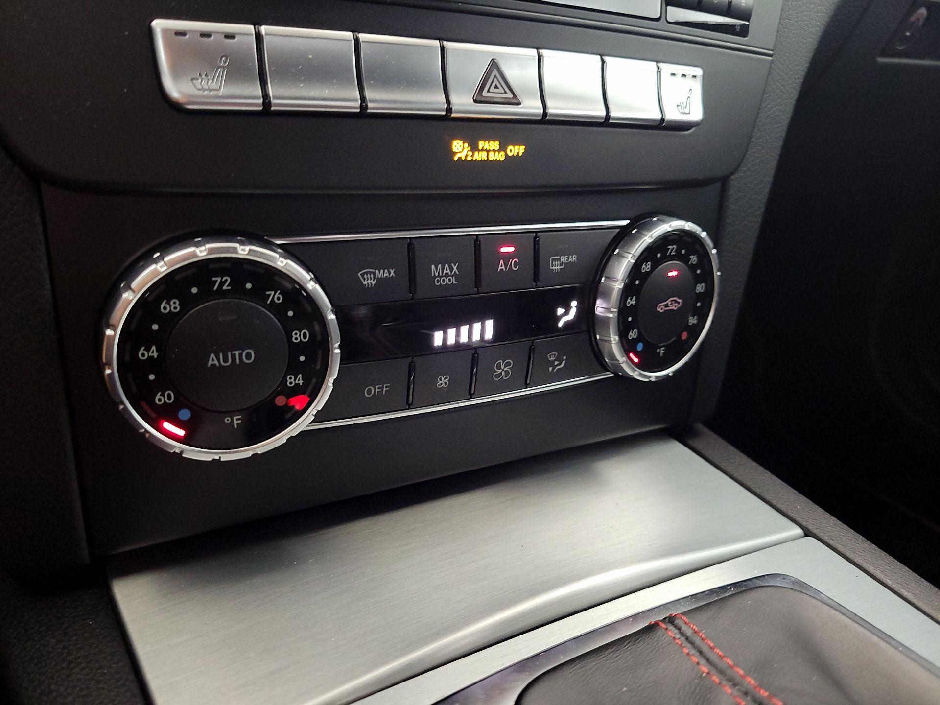Thumbnail: 2015 Mercedes-Benz C-Class - 16