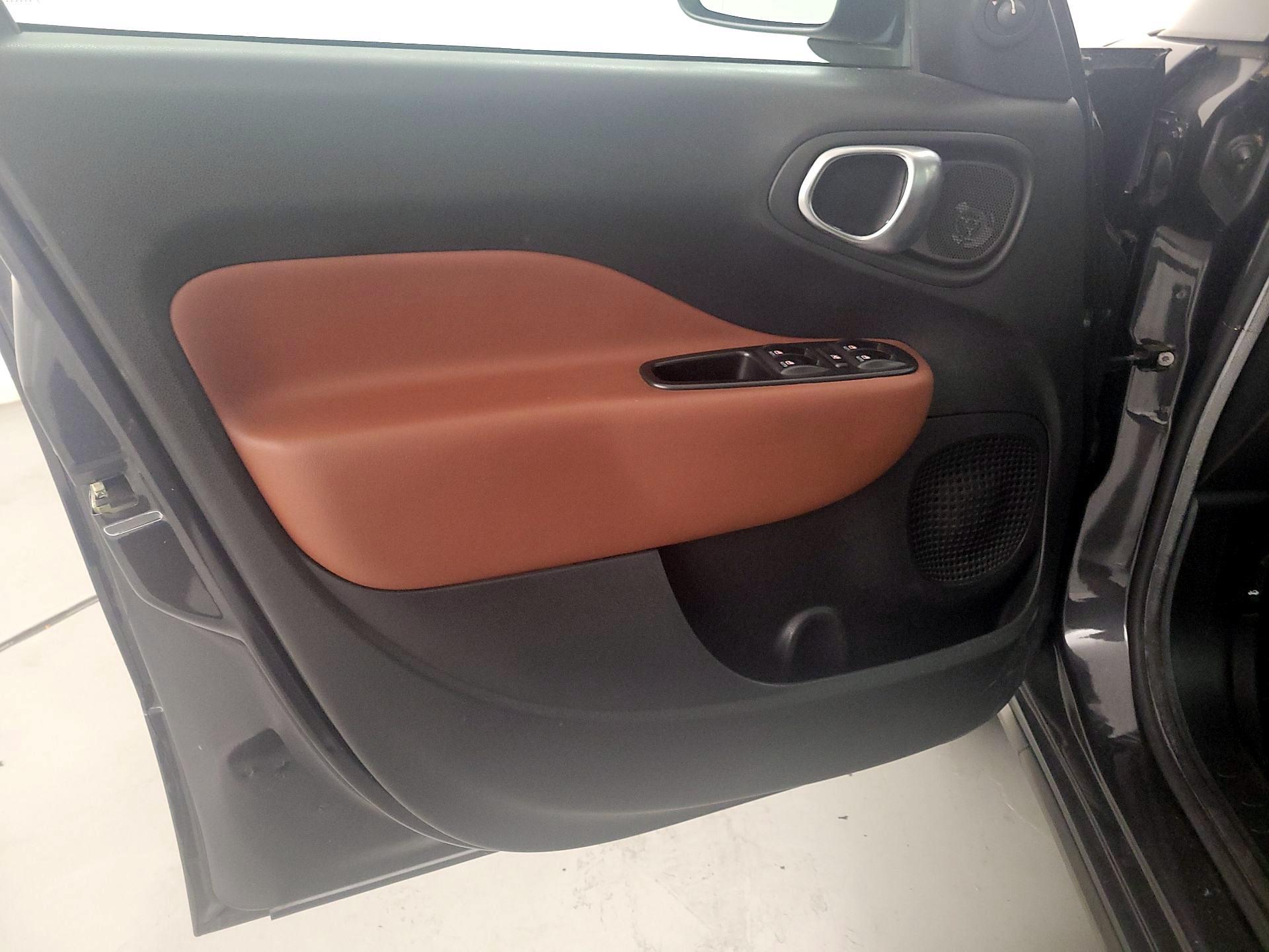 Thumbnail: 2014 Fiat 500L - 12