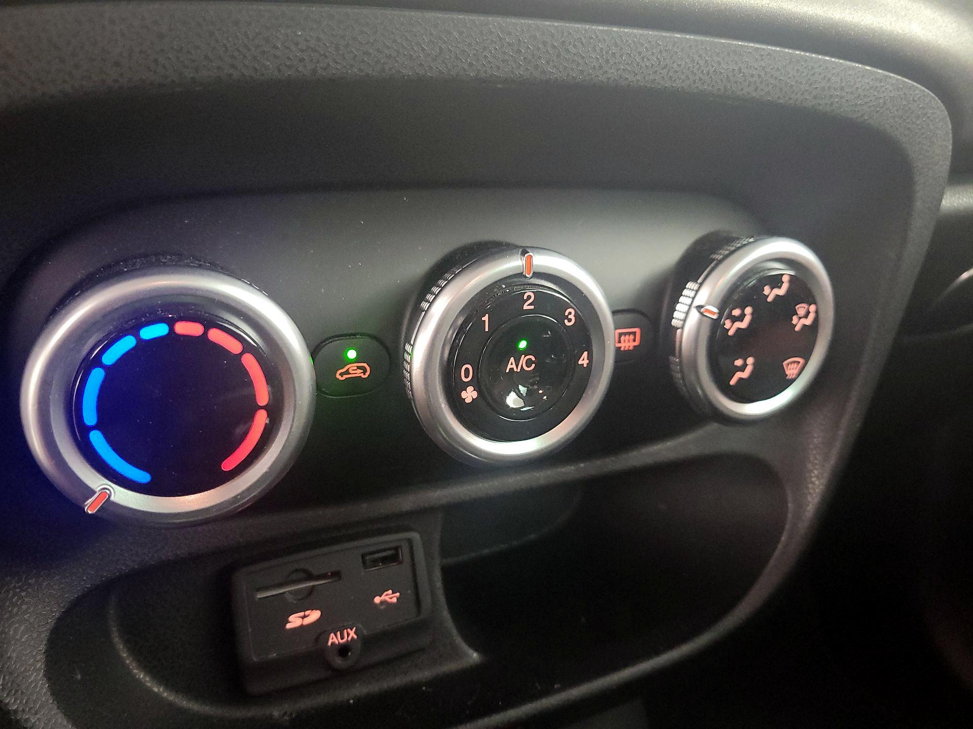 Thumbnail: 2014 Fiat 500L - 16