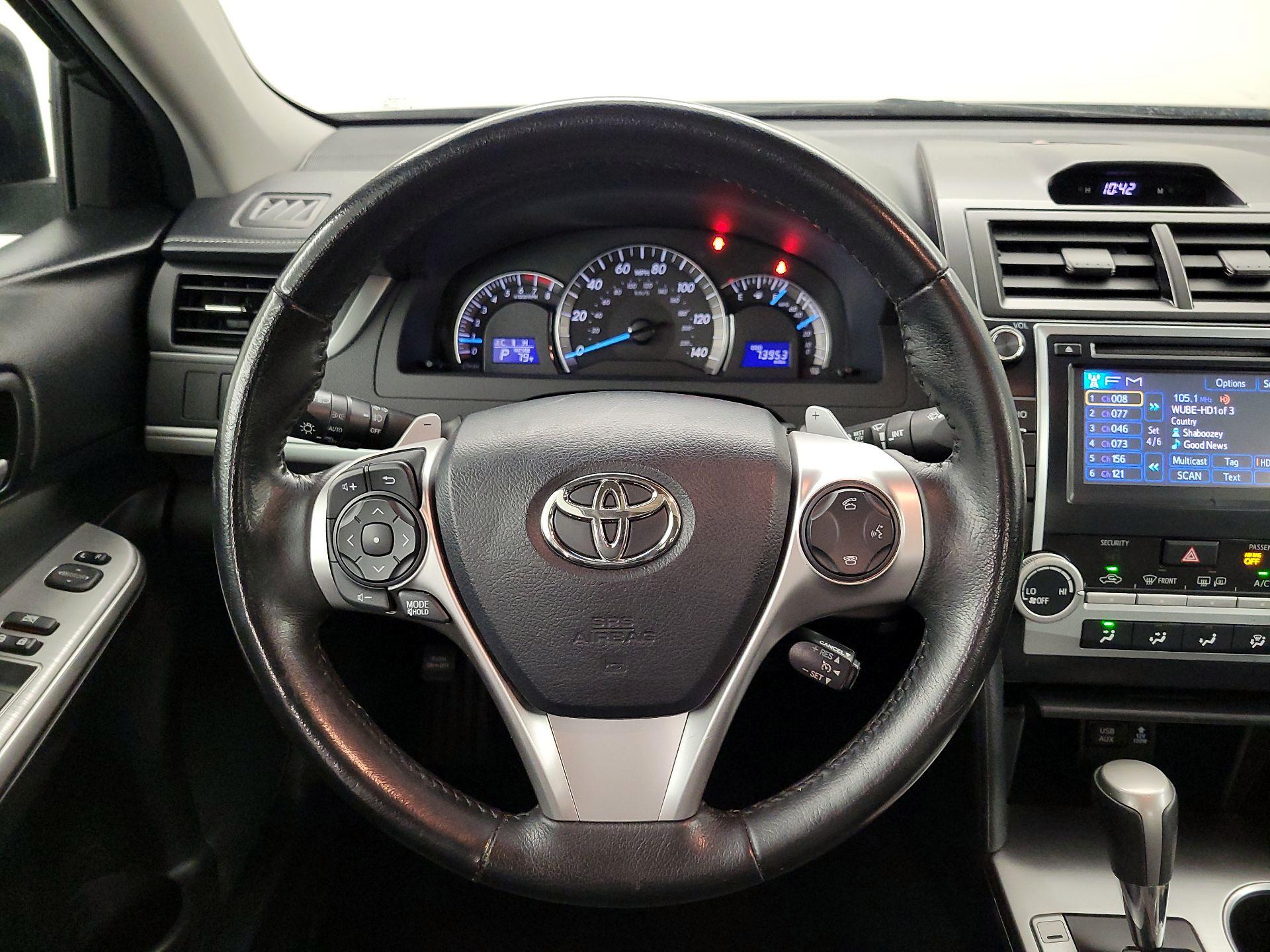 Thumbnail: 2013 Toyota Camry - 10