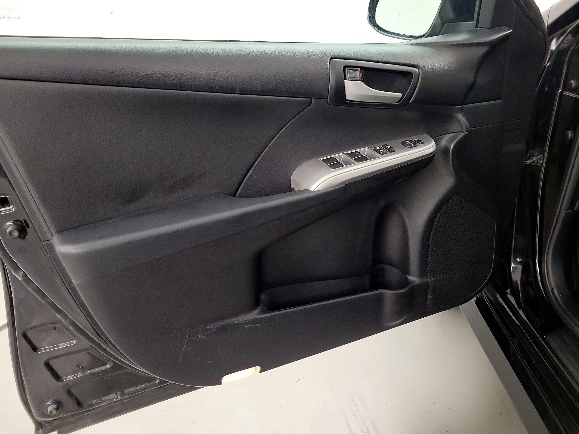 Thumbnail: 2013 Toyota Camry - 12