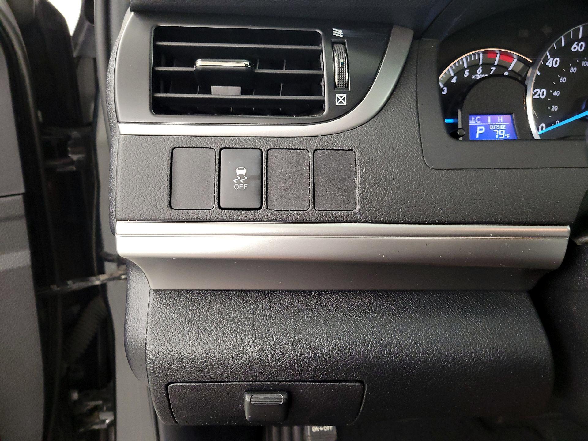 Thumbnail: 2013 Toyota Camry - 13