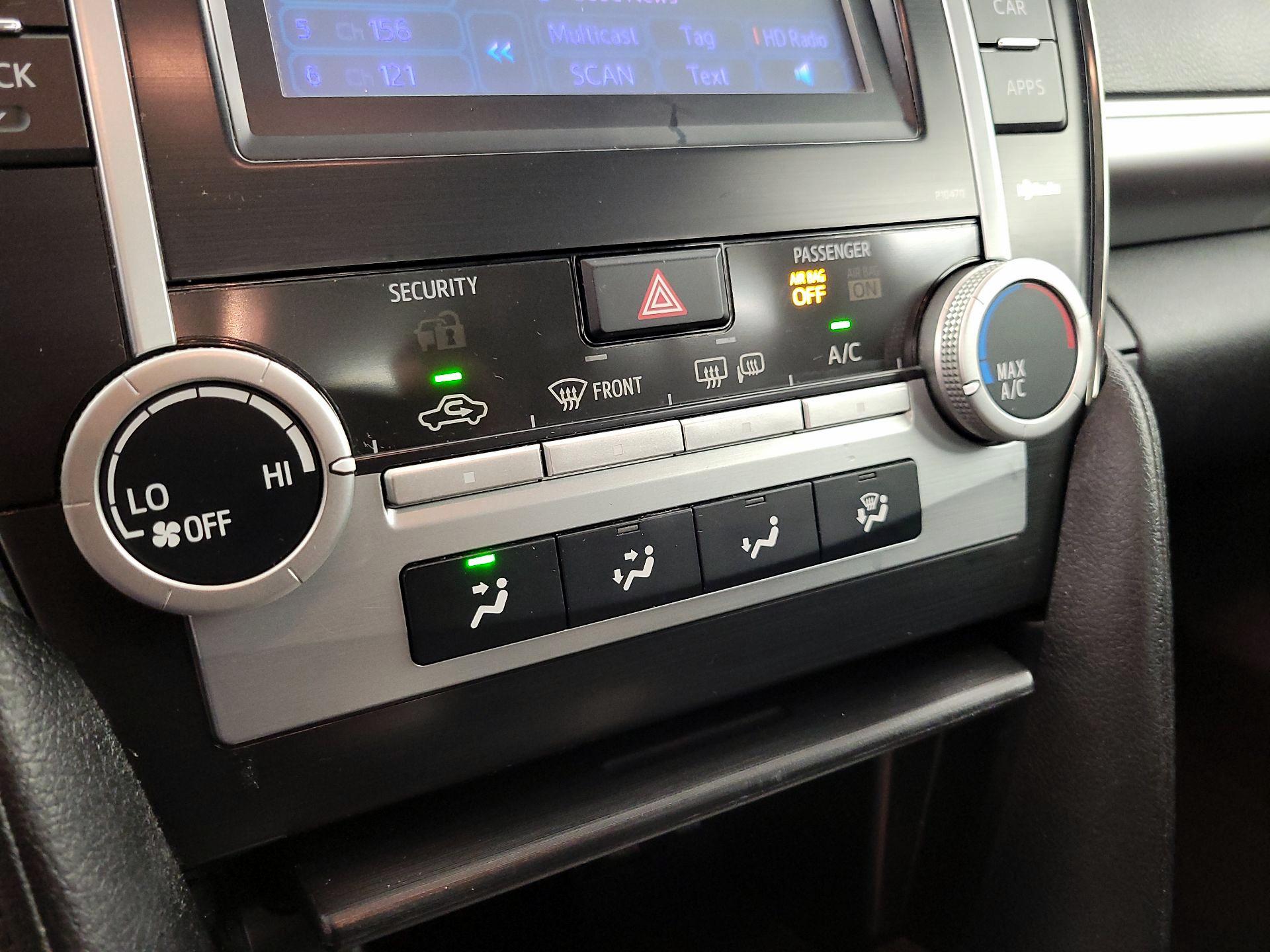 Thumbnail: 2013 Toyota Camry - 17