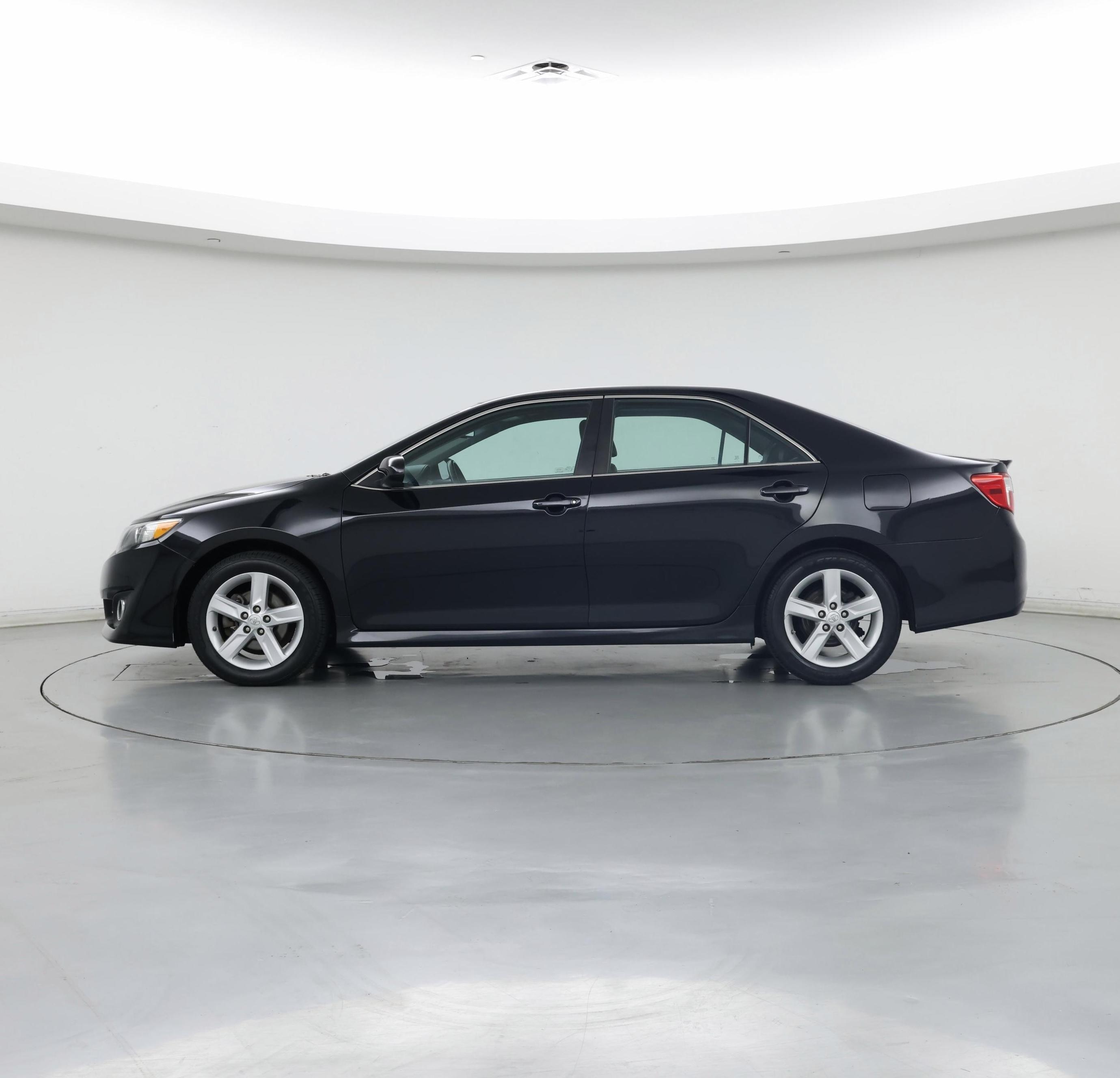 Thumbnail: 2013 Toyota Camry - 3