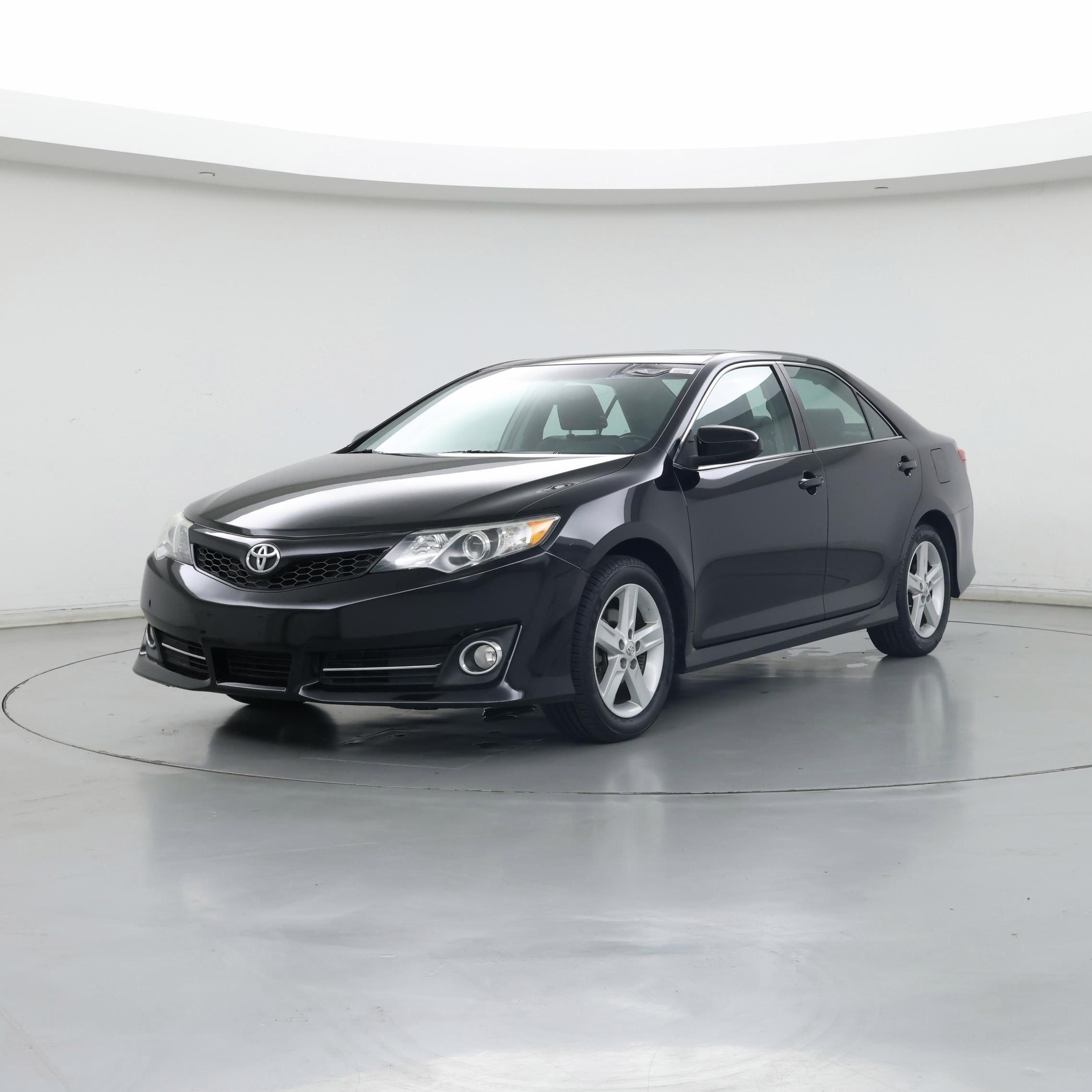 Thumbnail: 2013 Toyota Camry - 4