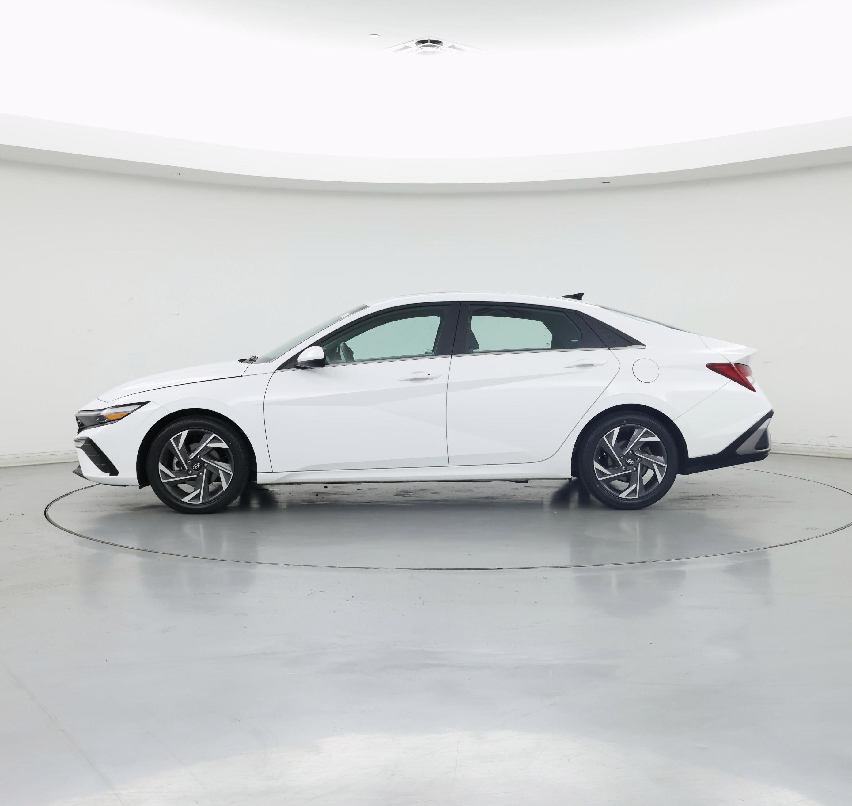 Thumbnail: 2024 Hyundai Elantra - 3