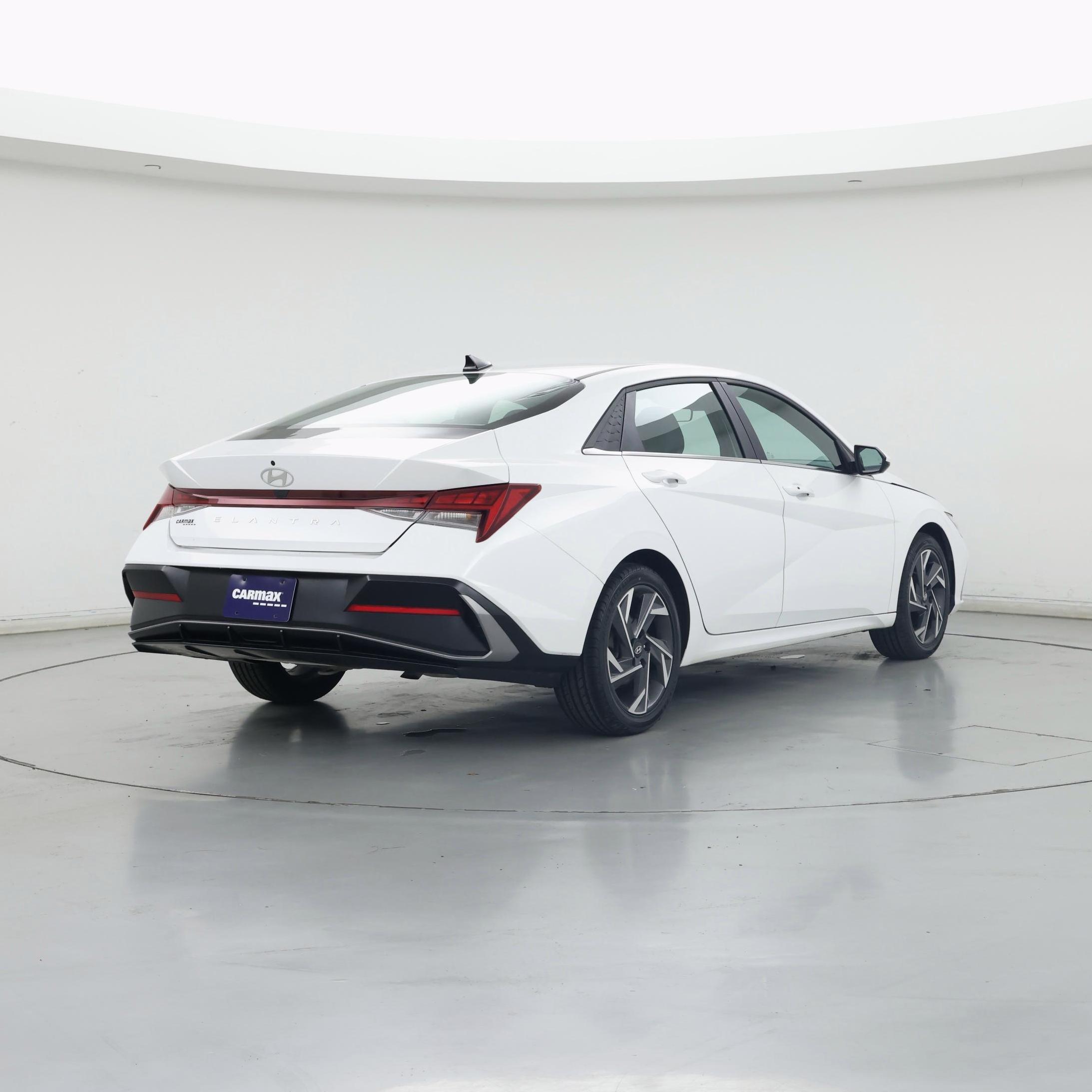 Thumbnail: 2024 Hyundai Elantra - 8