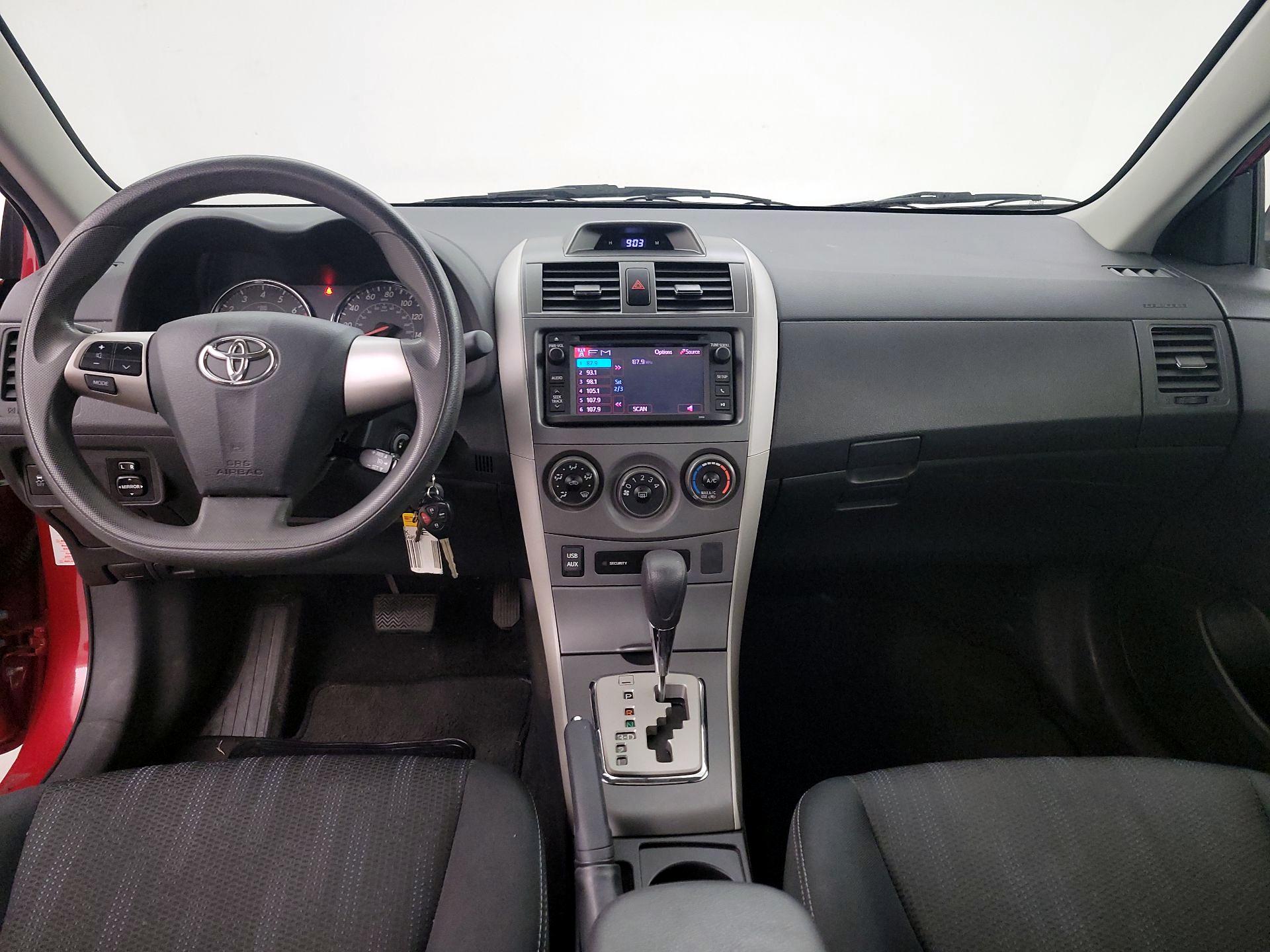 Thumbnail: 2013 Toyota Corolla - 9