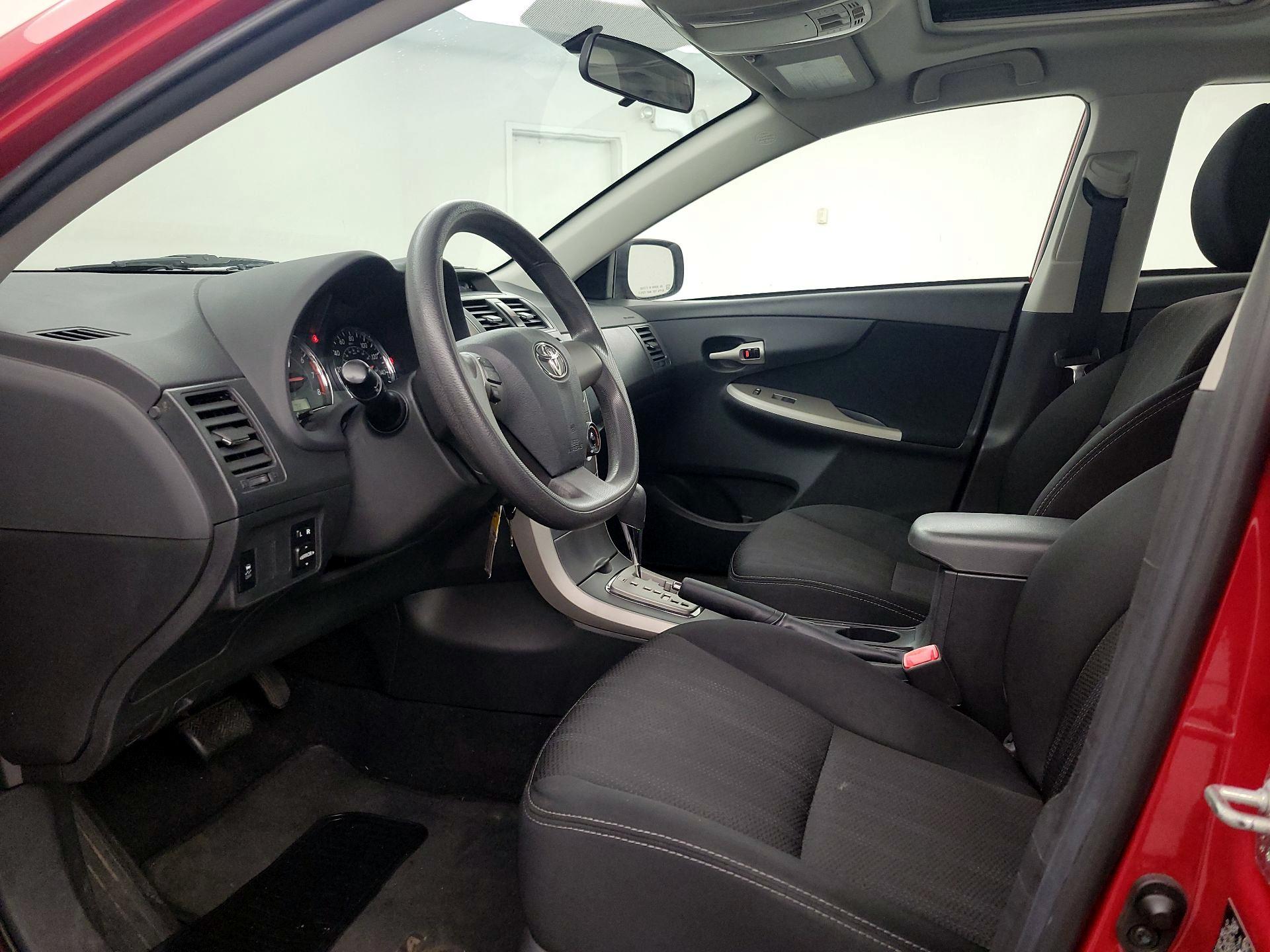 Thumbnail: 2013 Toyota Corolla - 11