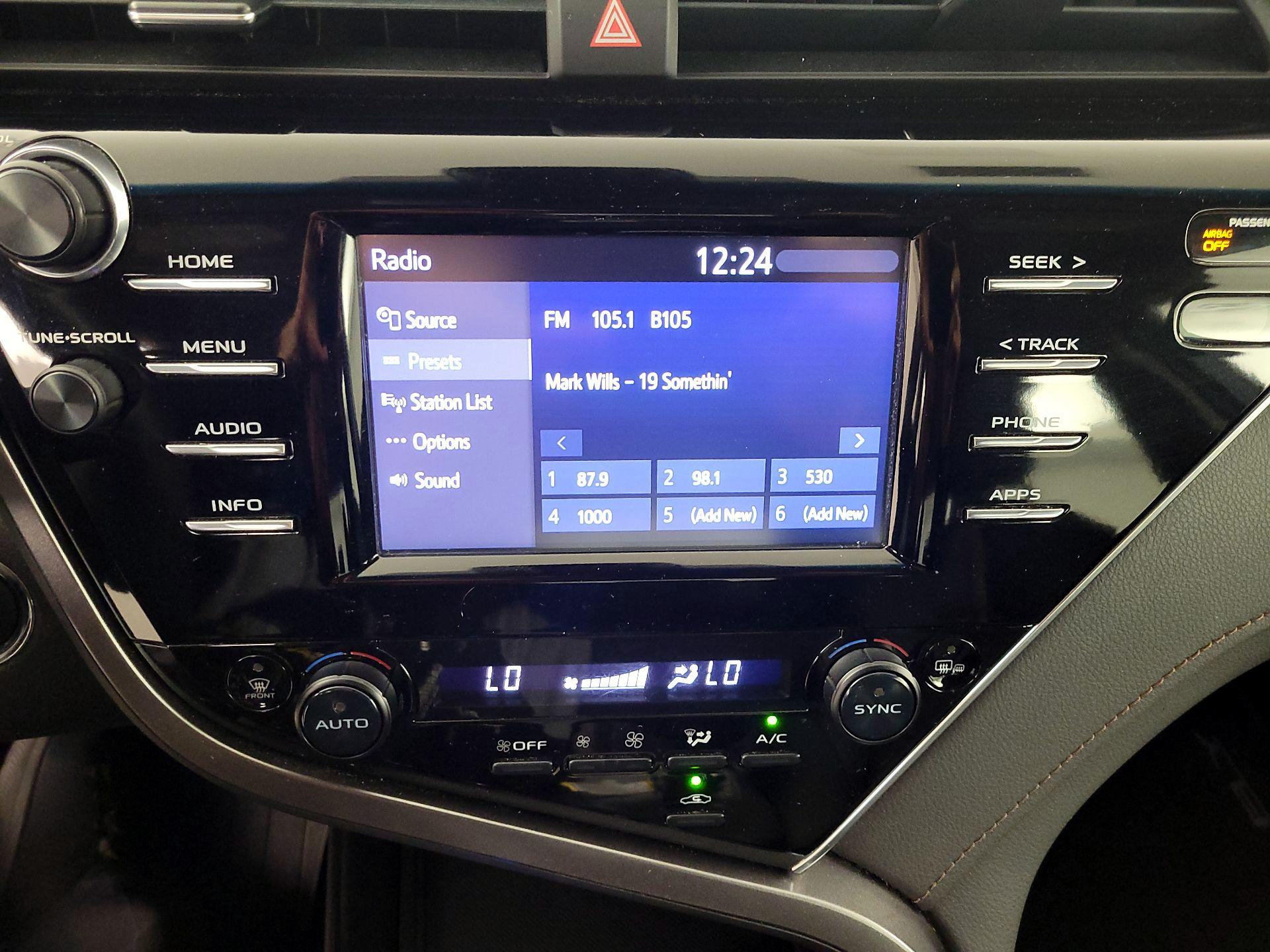 Thumbnail: 2018 Toyota Camry - 15