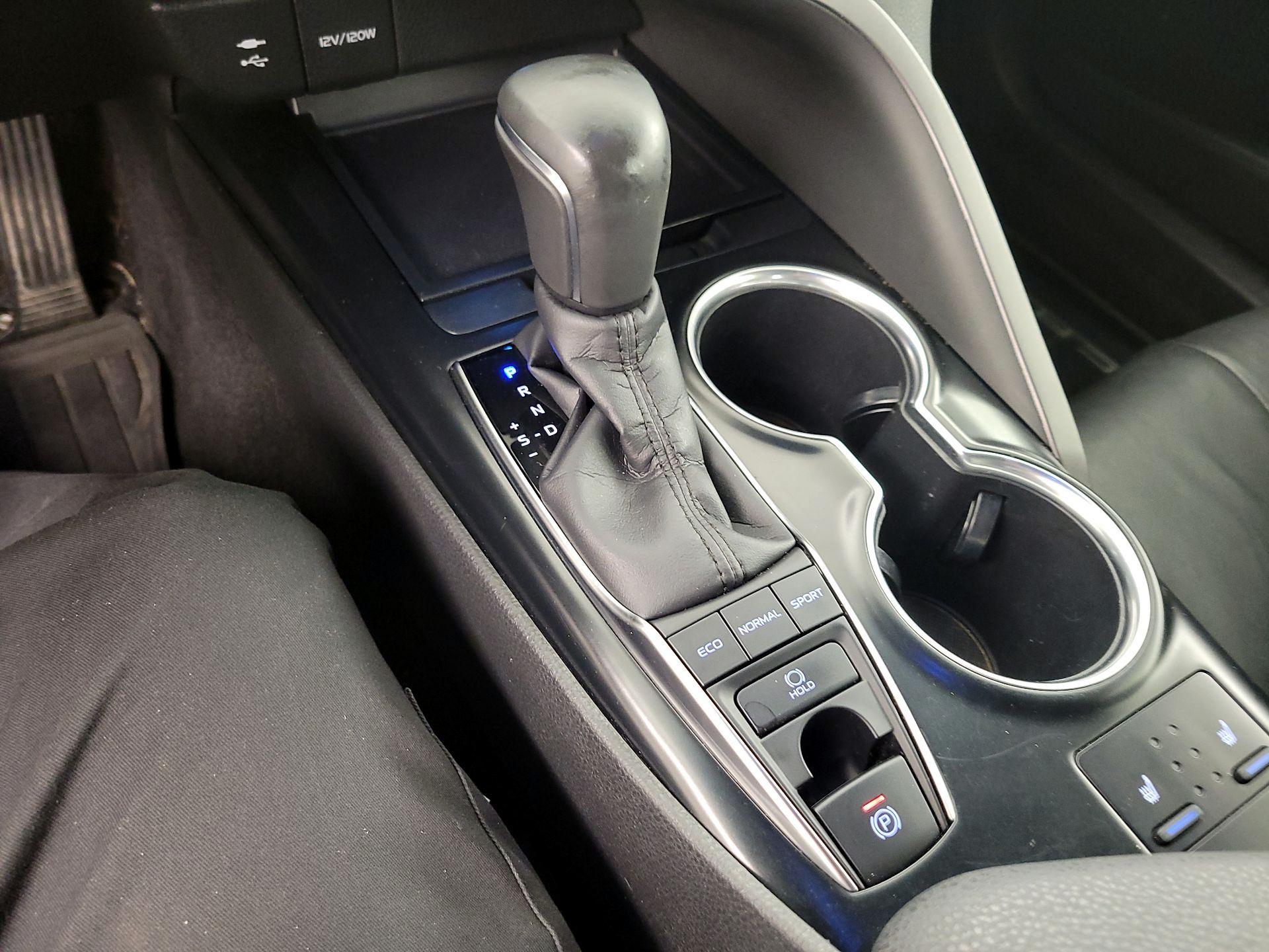 Thumbnail: 2018 Toyota Camry - 17