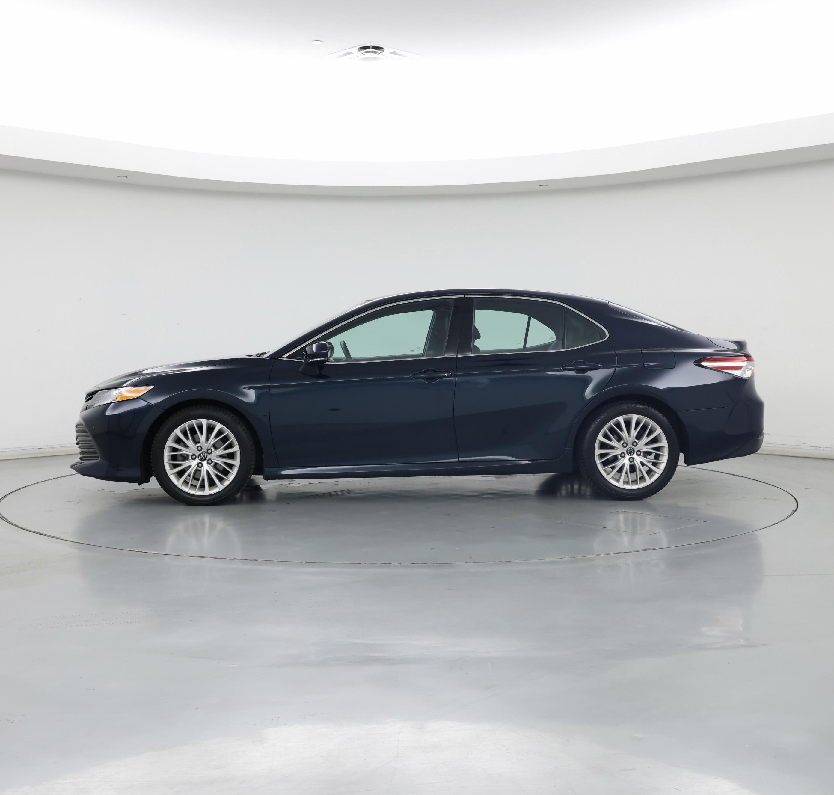 Thumbnail: 2018 Toyota Camry - 3