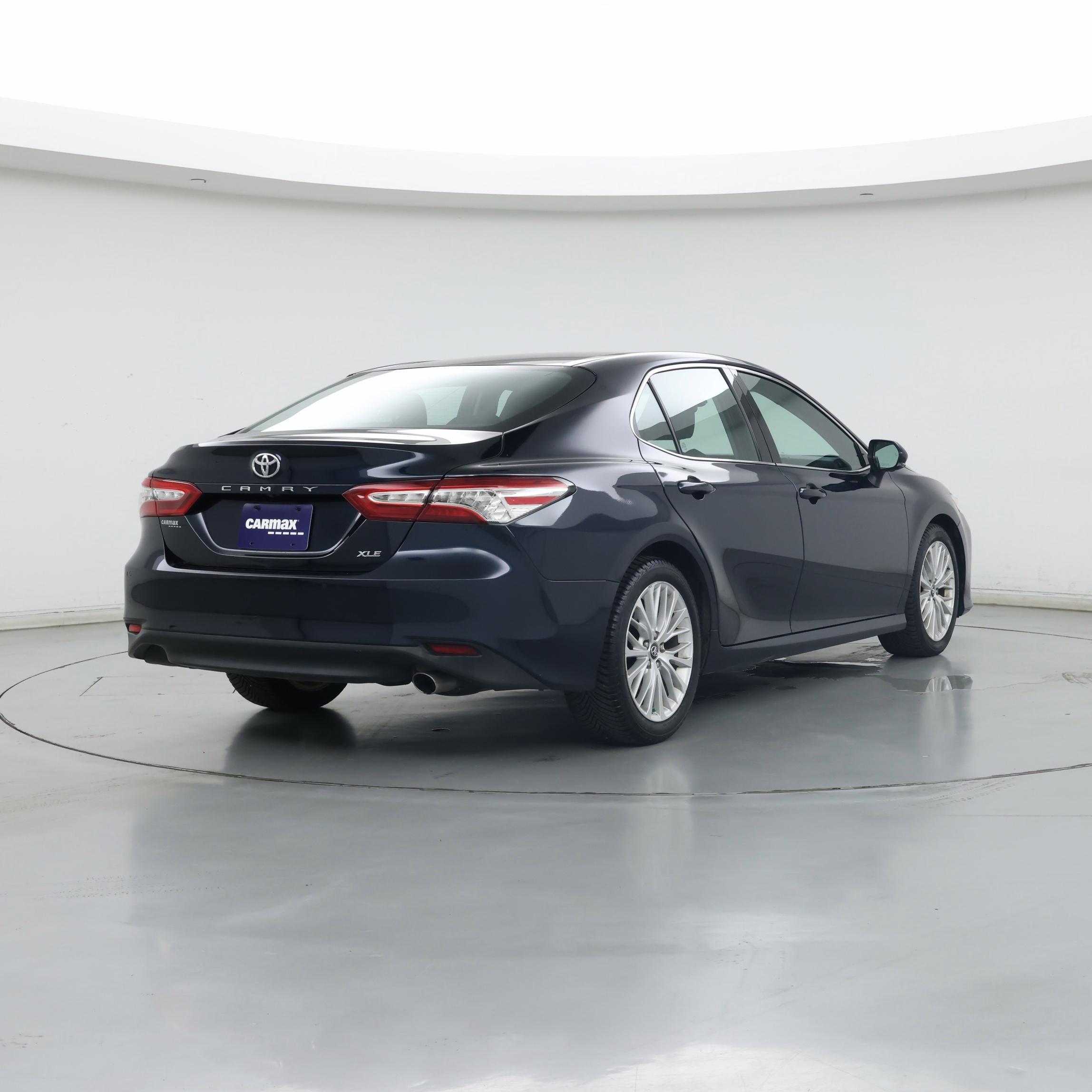 Thumbnail: 2018 Toyota Camry - 8