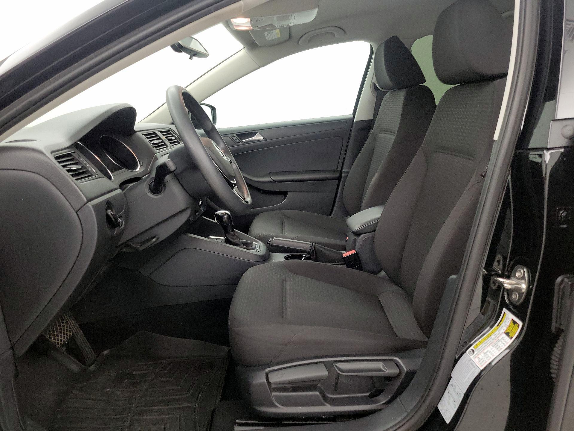 Thumbnail: 2015 Volkswagen Jetta - 11