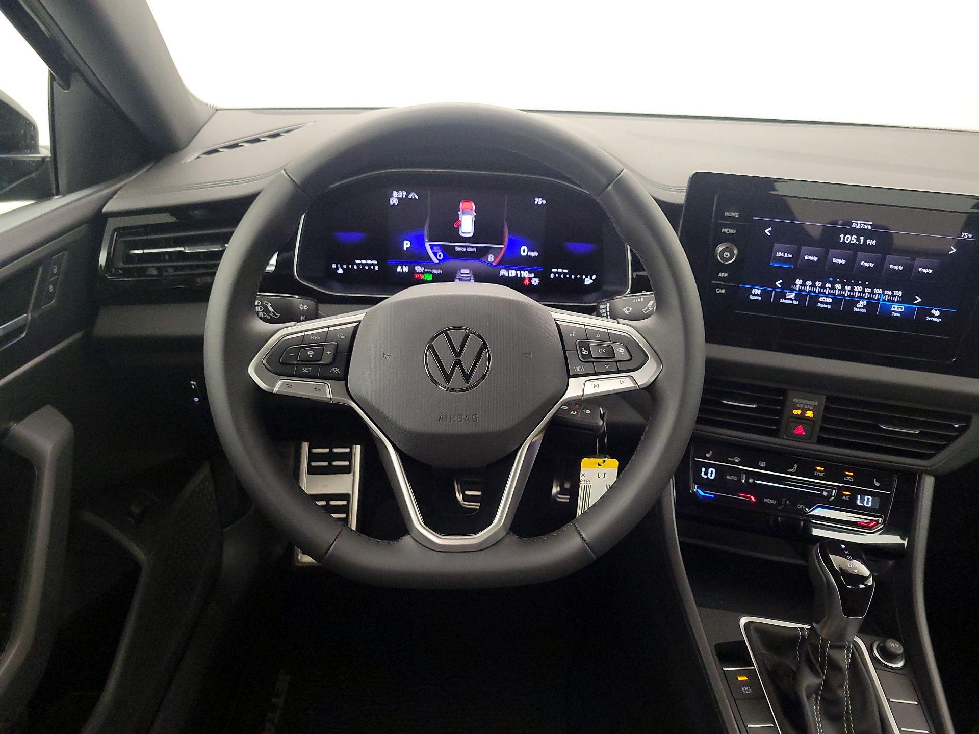 Thumbnail: 2025 Volkswagen Jetta - 10