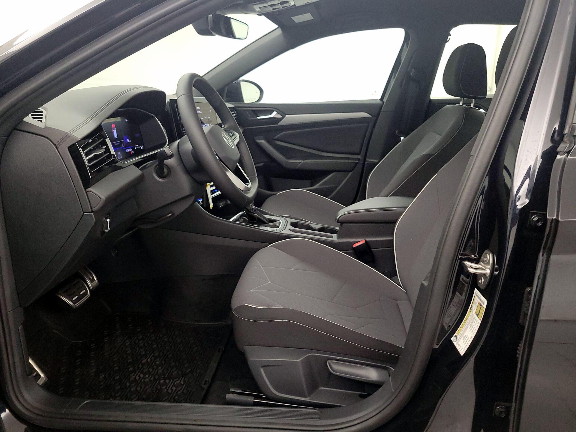 Thumbnail: 2025 Volkswagen Jetta - 11
