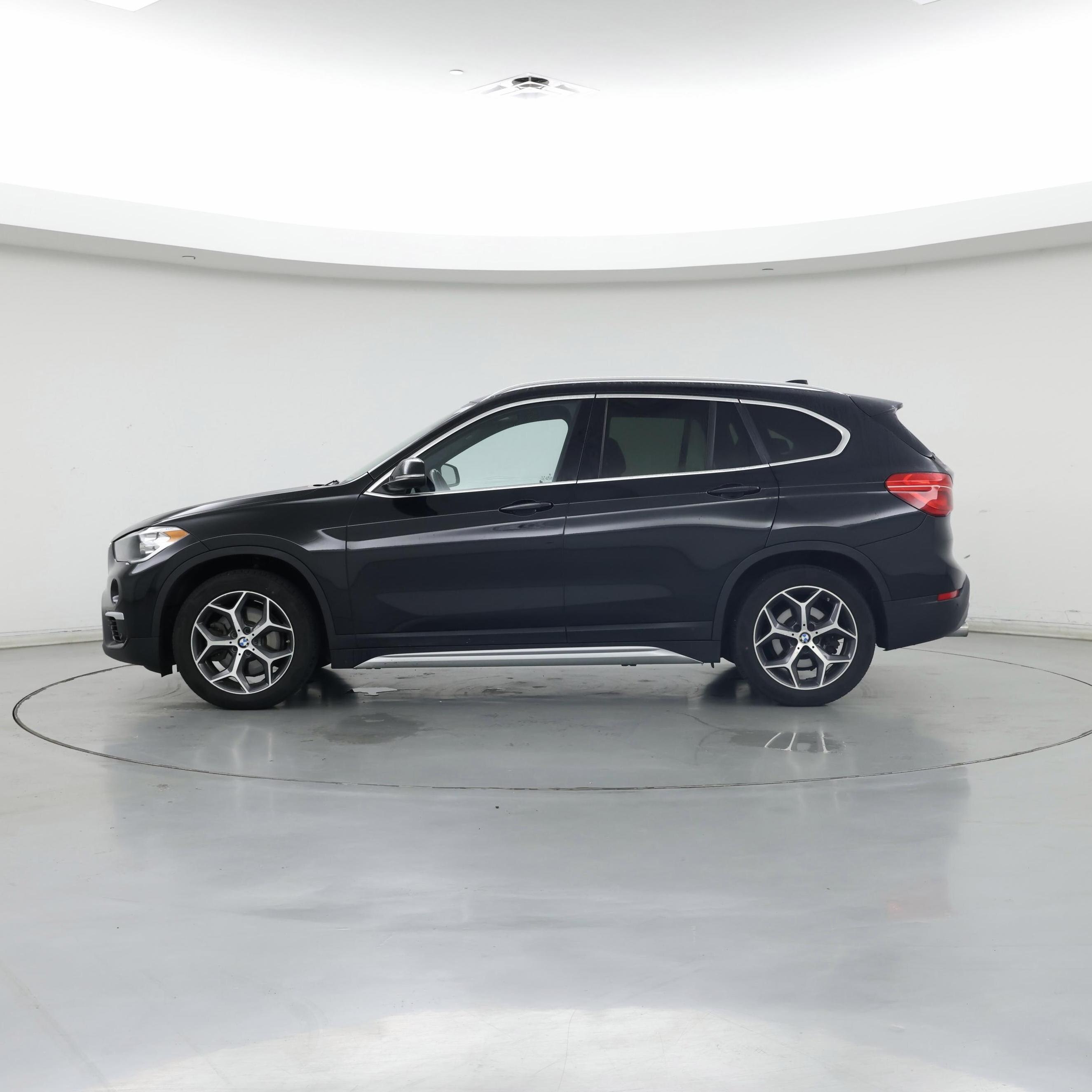 Thumbnail: 2019 BMW X1 - 3