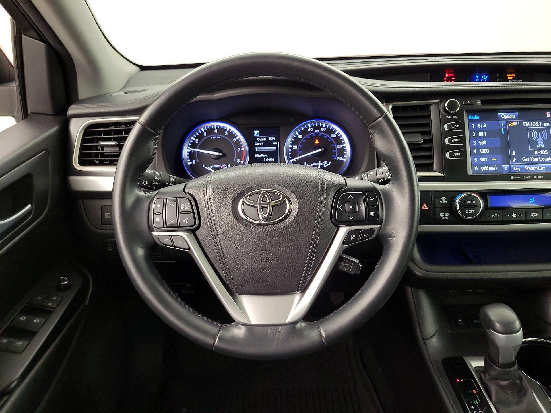 Thumbnail: 2017 Toyota Highlander - 10
