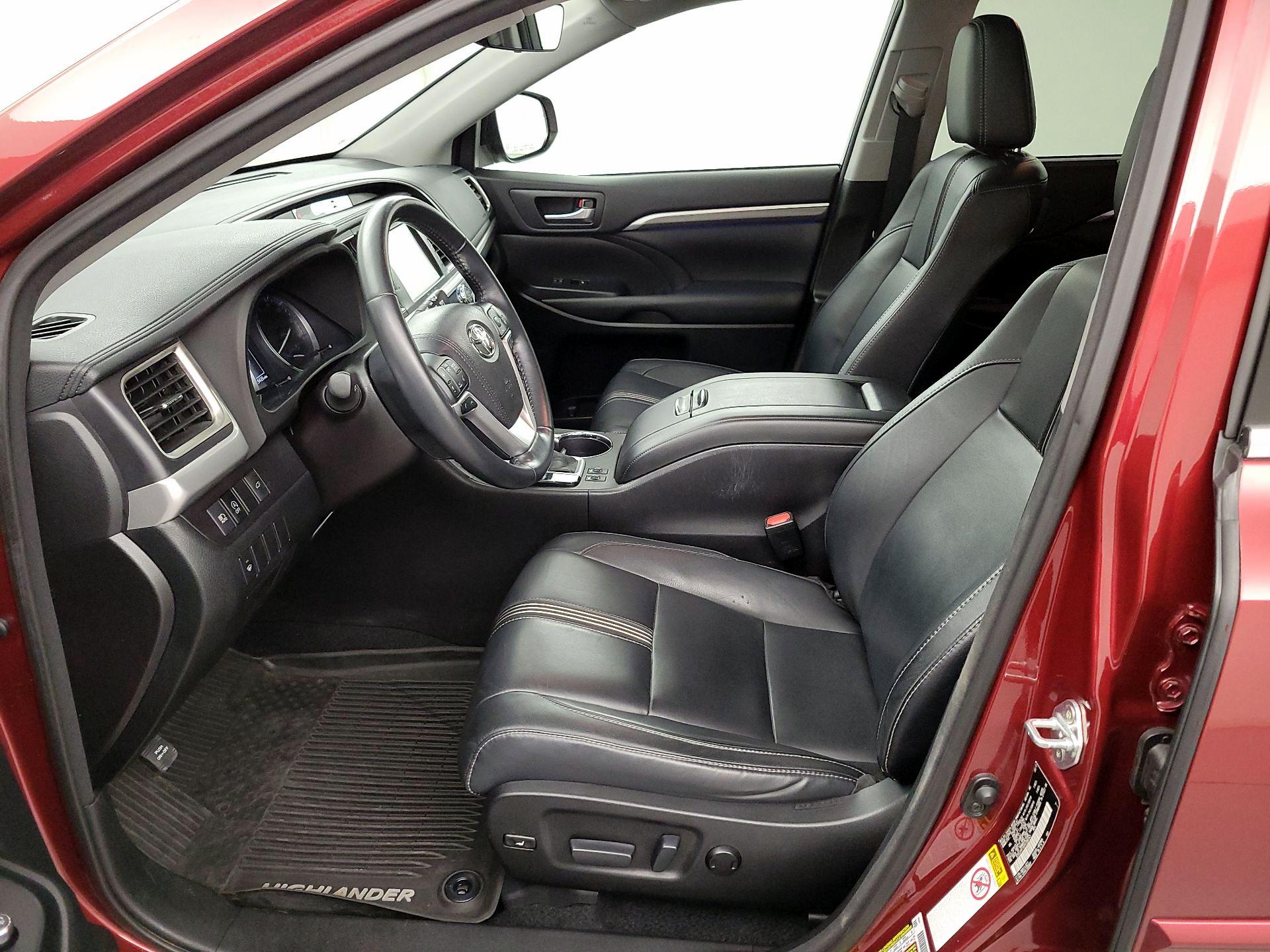 Thumbnail: 2017 Toyota Highlander - 11