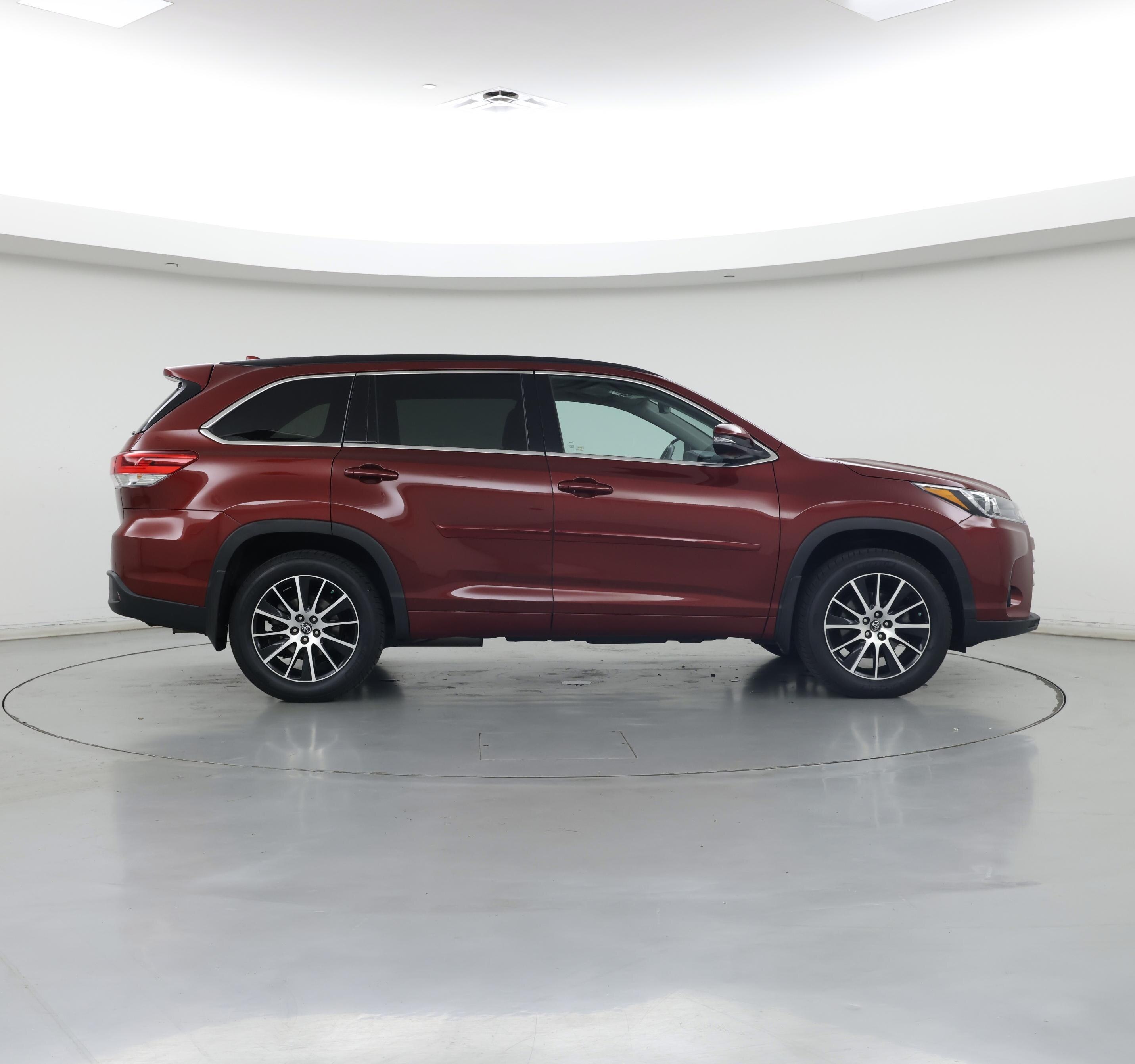 Thumbnail: 2017 Toyota Highlander - 7